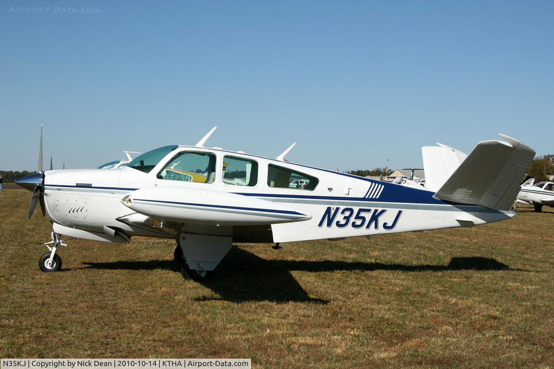 N35KJ, 1972 Beech V35B Bonanza C/N D-9326, KTHA 