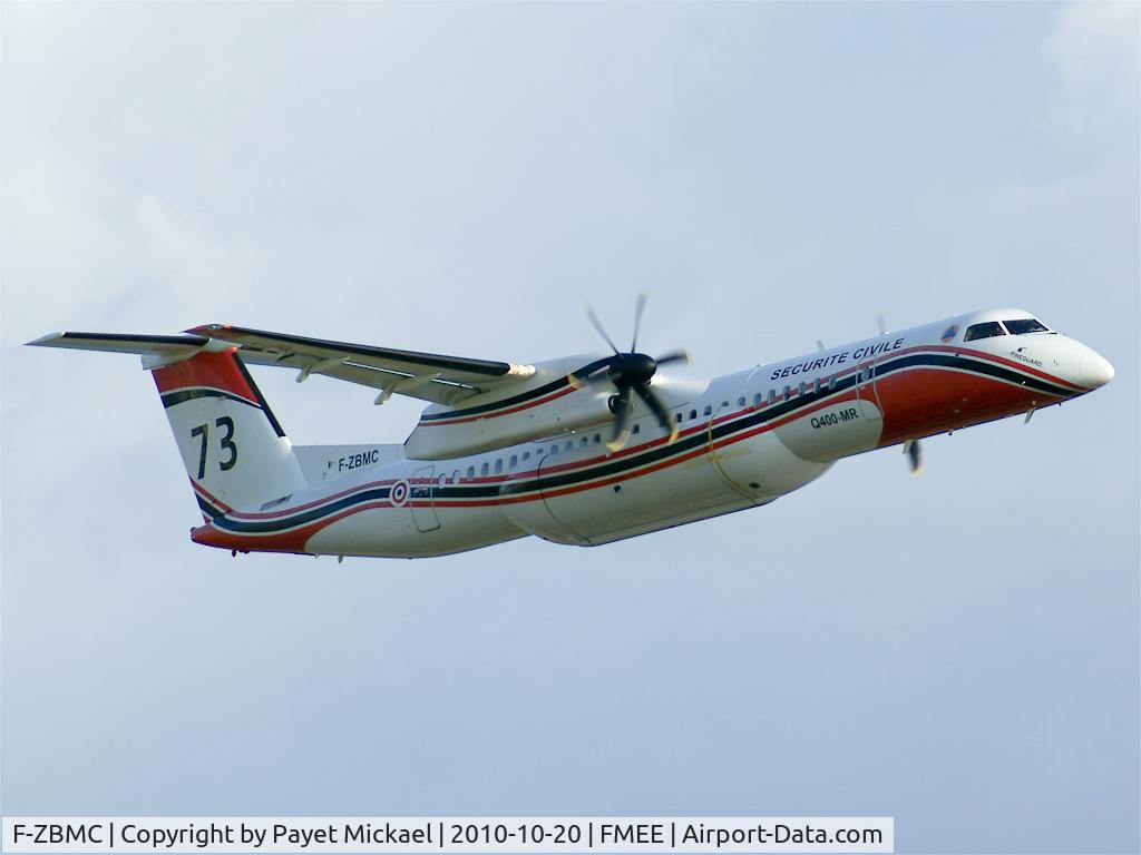 F-ZBMC, 2001 De Havilland Canada DHC-8-402Q-MR Dash 8 C/N 4040, Taking off rwy 12