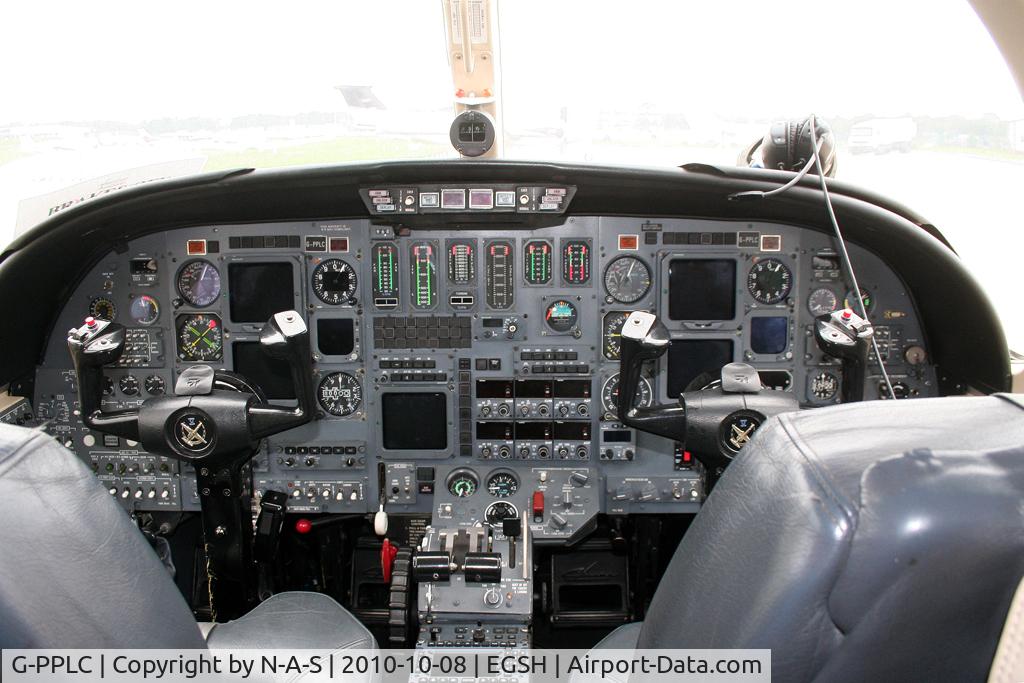 G-PPLC, 1990 Cessna 560 Citation V C/N 560-0059, Flightdeck