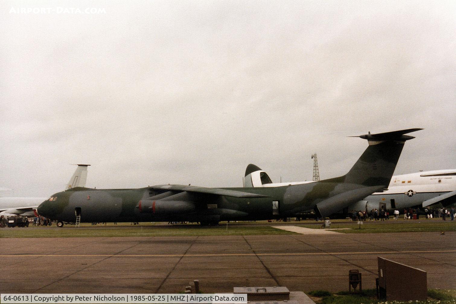 64-0613, 1964 Lockheed C-141A Starlifter C/N 300-6026, C-141A Starlifter of 437th Military Airlift Wing at Charleston AFB on display at the 1985 RAF Mildenhall Air Fete.