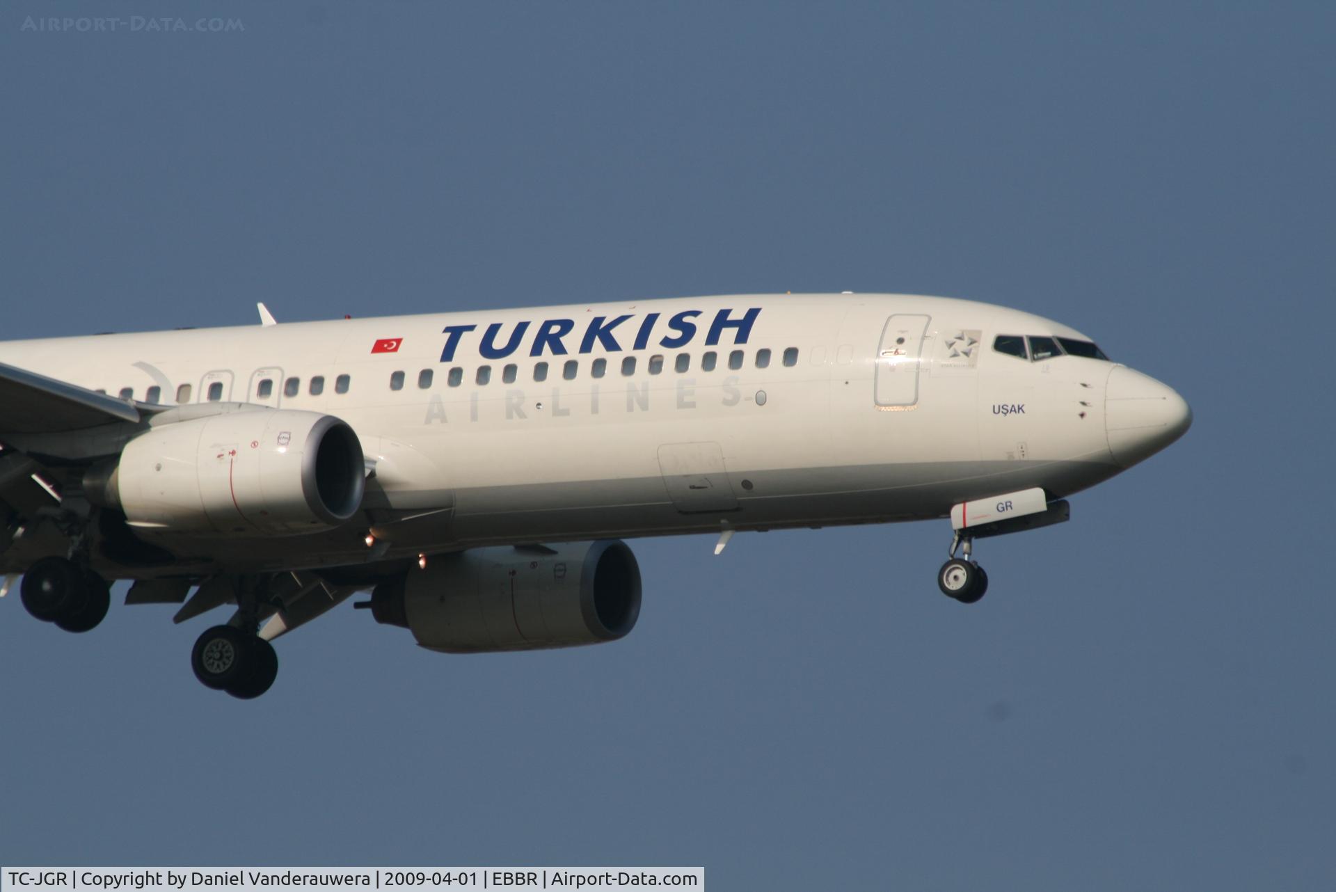 TC-JGR, 2006 Boeing 737-8F2 C/N 34415, Arrival of flight TK1937 to RWY 02