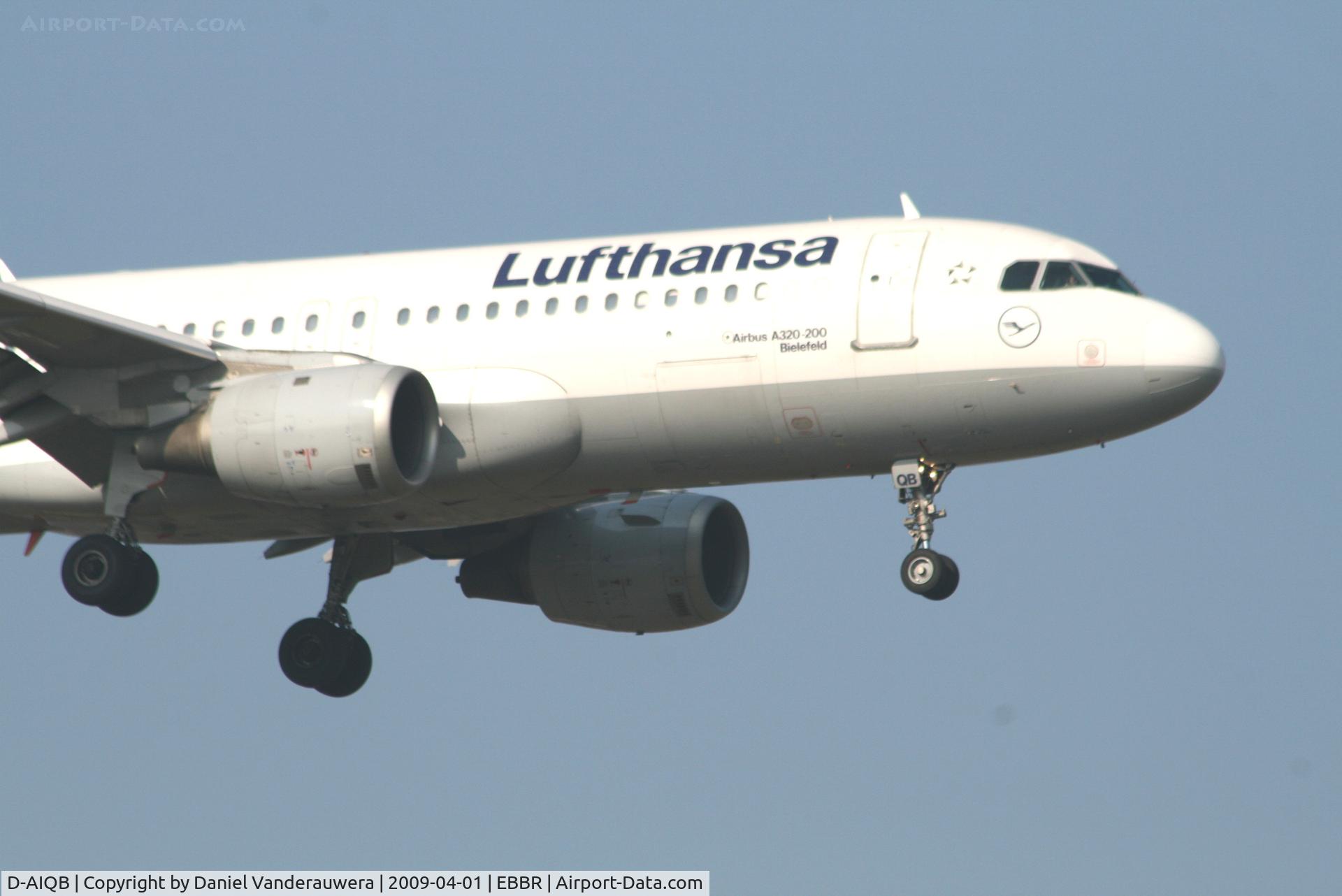 D-AIQB, 1991 Airbus A320-211 C/N 0200, Arrival of flight LH4572 to RWY 02