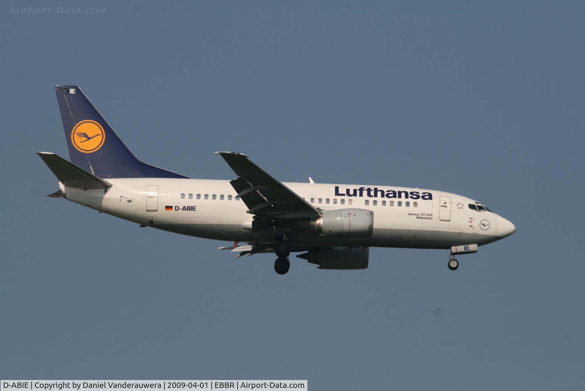 D-ABIE, 1990 Boeing 737-530 C/N 24819, Flight LH4602 is descending to RWY 02