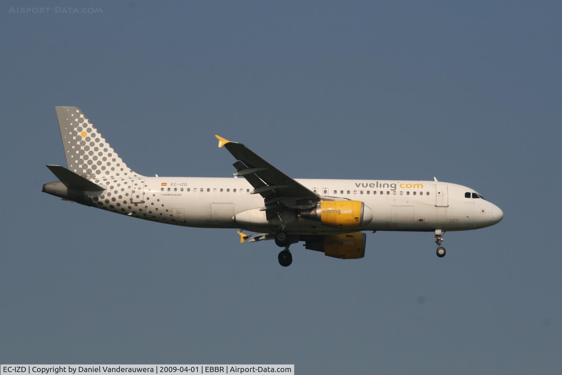 EC-IZD, 2004 Airbus A320-214 C/N 2207, Flight VY7060 is descending to RWY 02