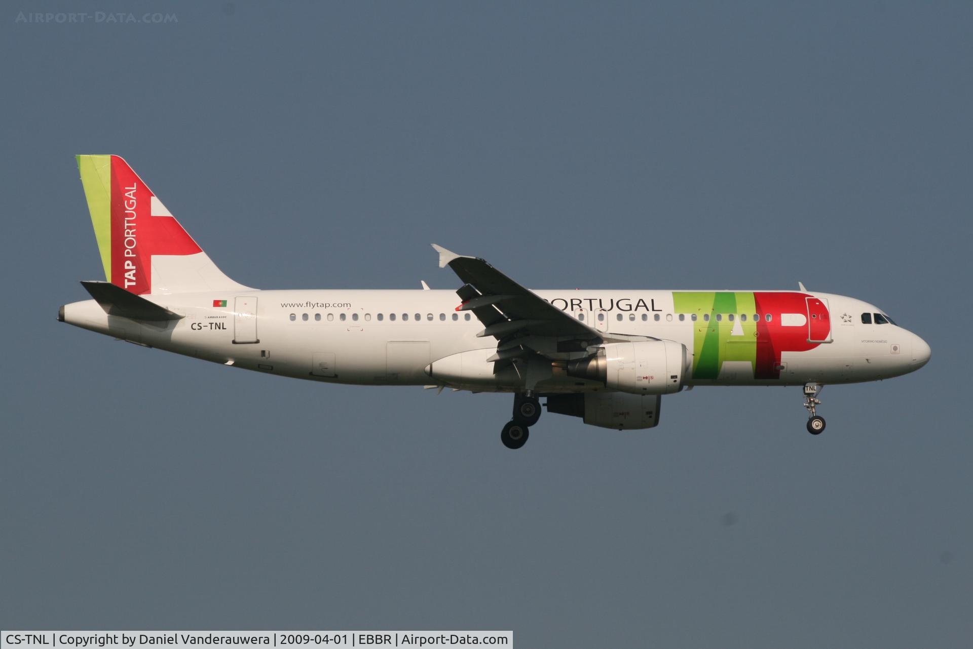 CS-TNL, 2000 Airbus A320-214 C/N 1231, Arrival of flight TP604 to RWY 02