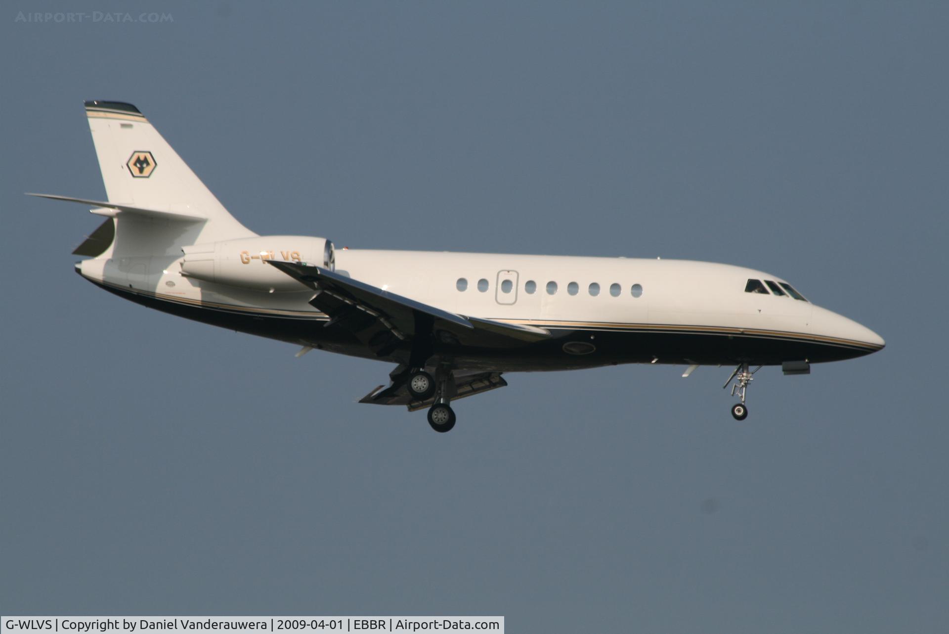 G-WLVS, 2007 Dassault Falcon 2000EX C/N 141, Arrival to RWY 02