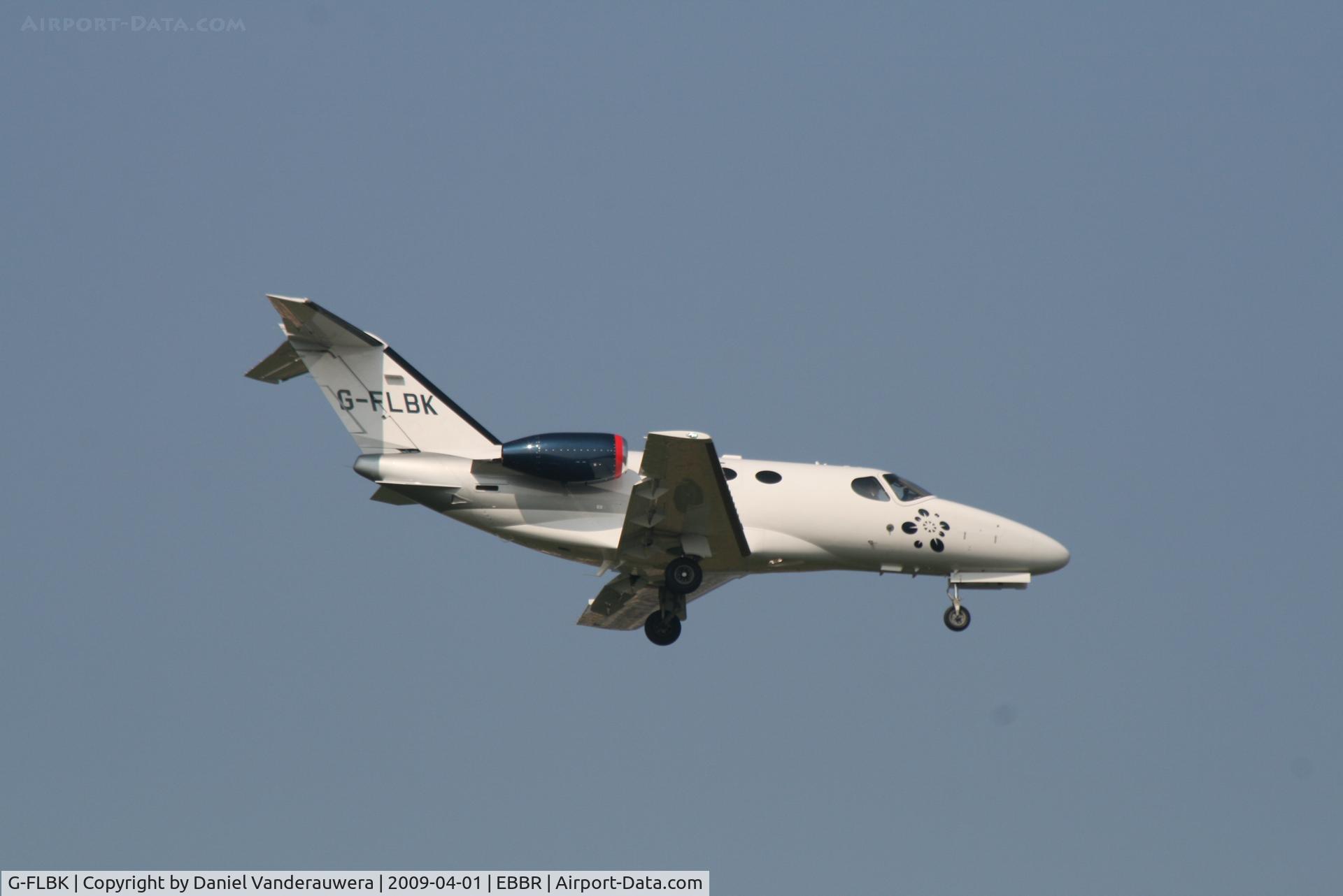 G-FLBK, 2008 Cessna 510 Citation Mustang Citation Mustang C/N 510-0068, Descending to RWY 02