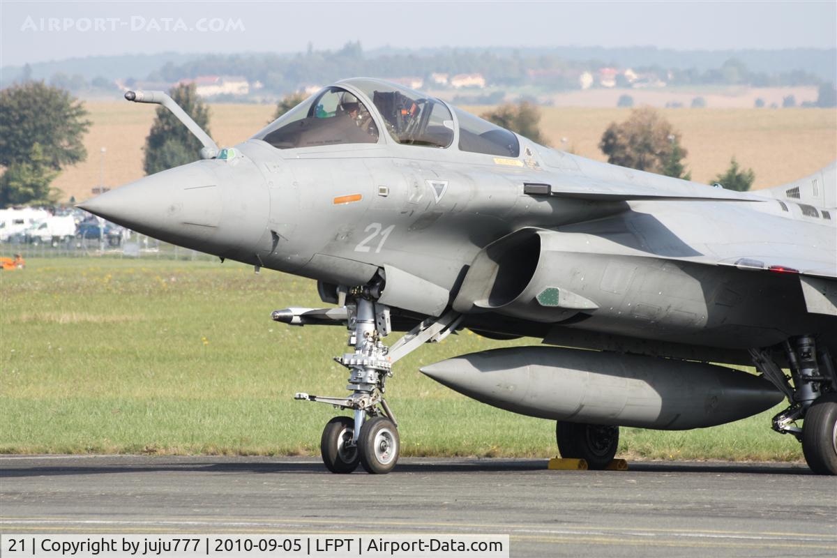 21, Dassault Rafale M C/N 21, on display at Pontoise