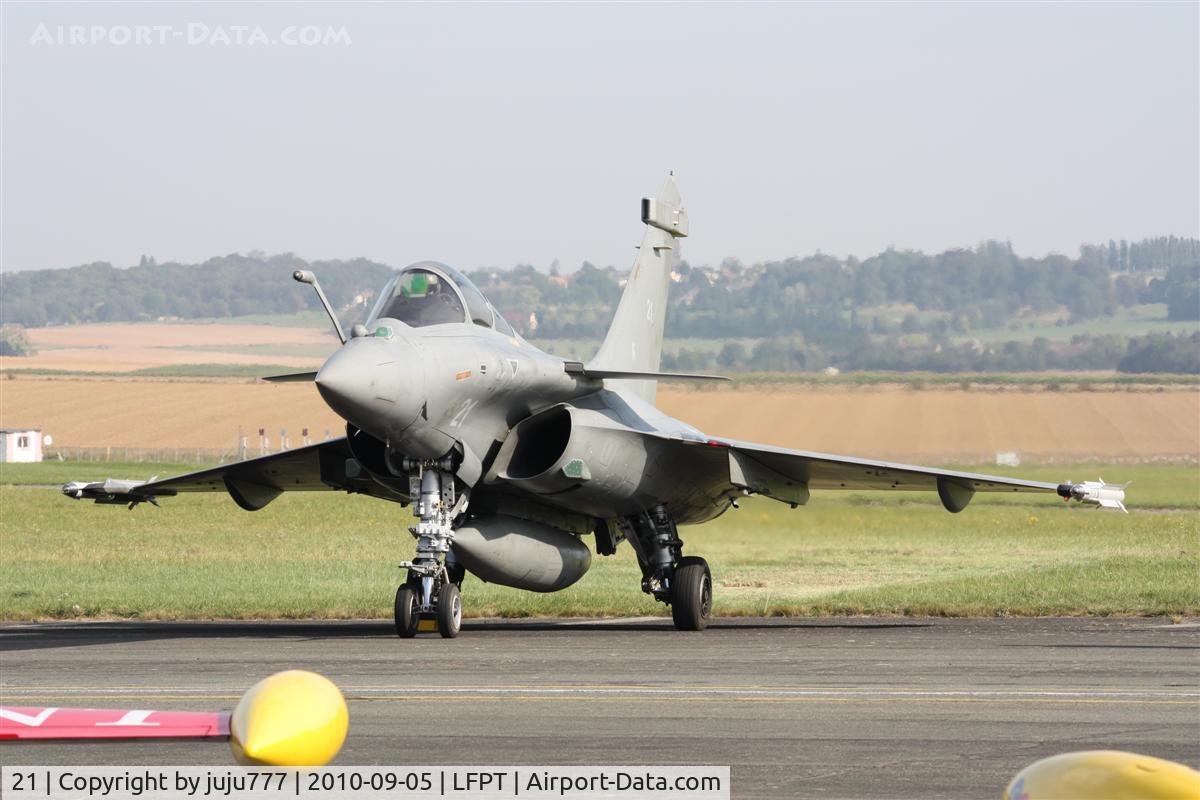 21, Dassault Rafale M C/N 21, on display at Pontoise