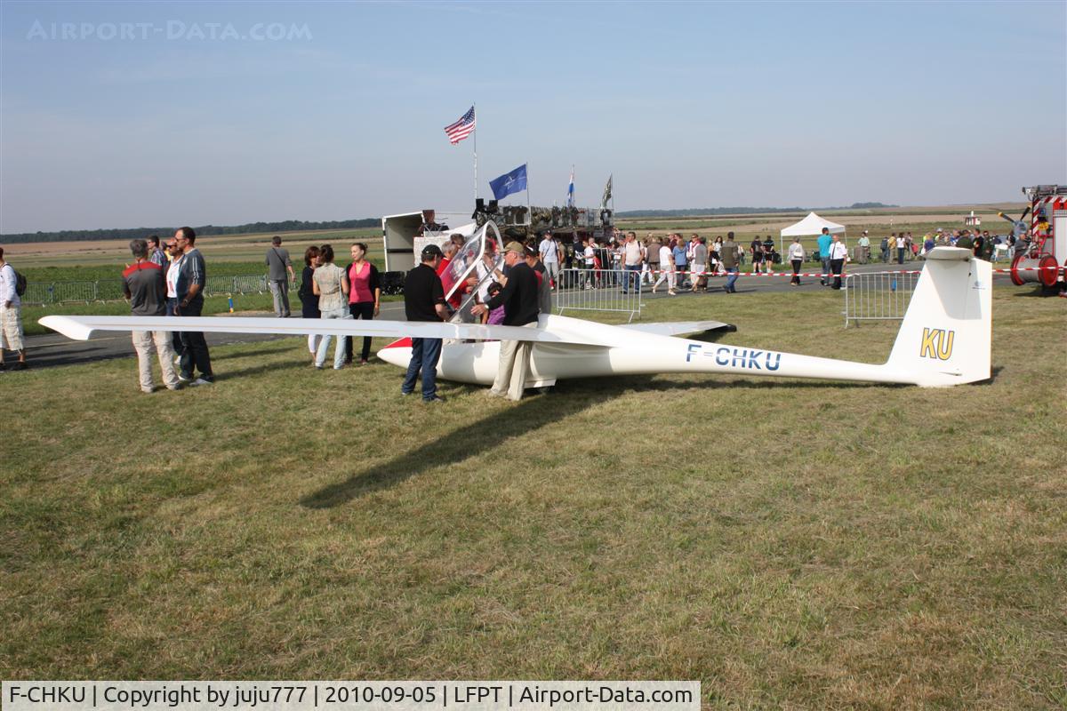 F-CHKU, Centrair C101A Pegase C/N 101A0431, on display at Pontoise