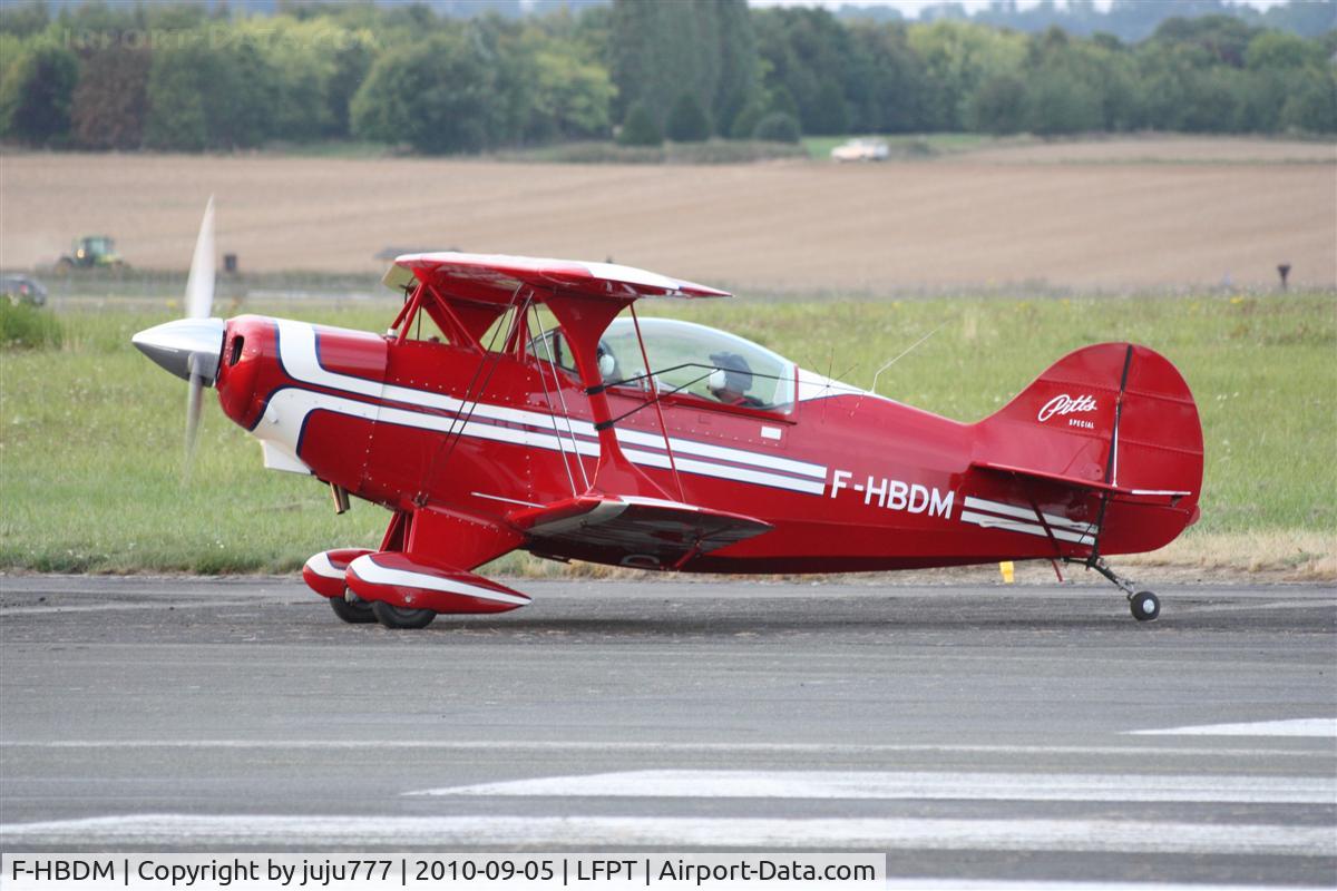 F-HBDM, Pitts S-2A Special C/N 2052, on display at Pontoise