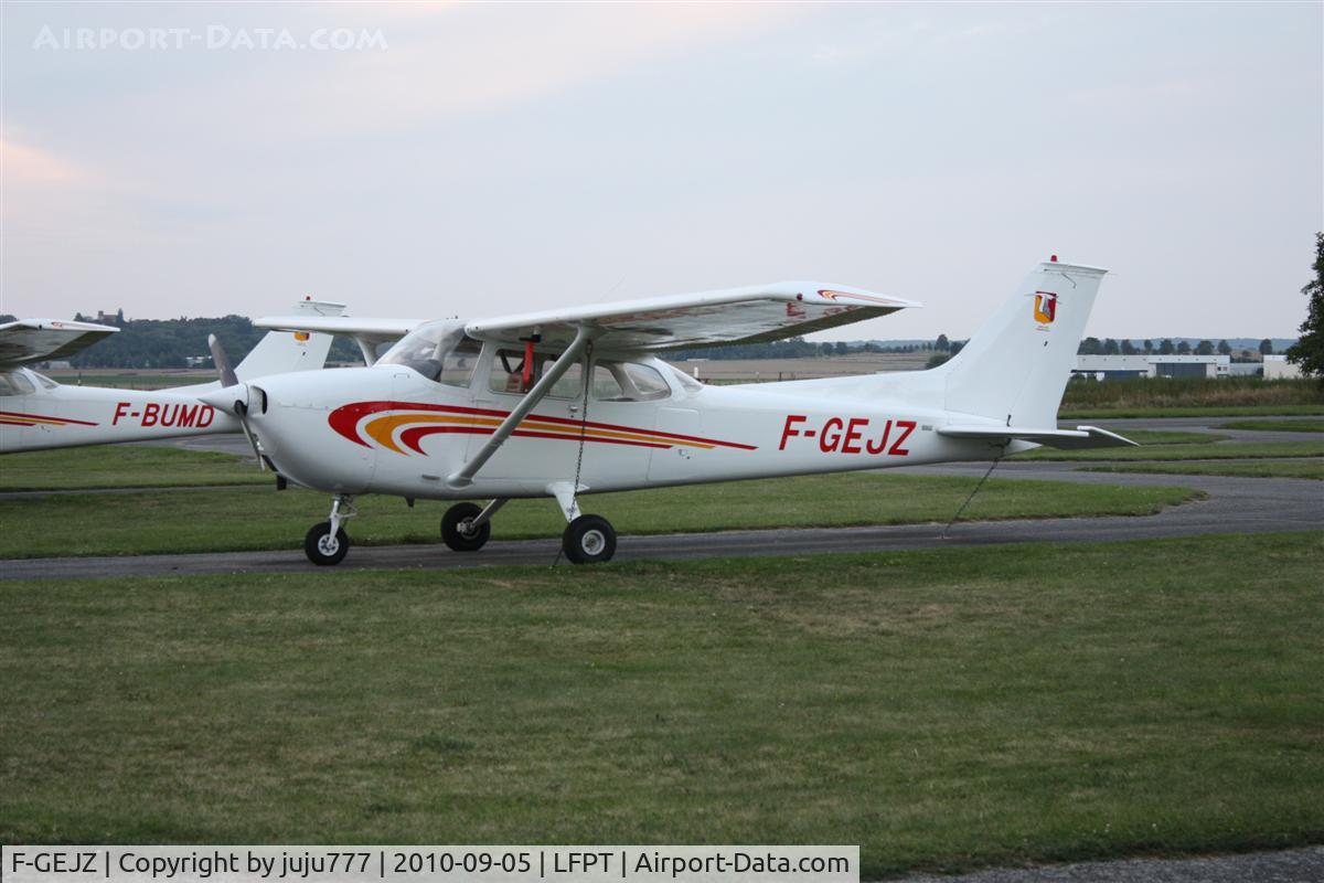 F-GEJZ, Reims F172M Skyhawk C/N 1099, on display at Pontoise