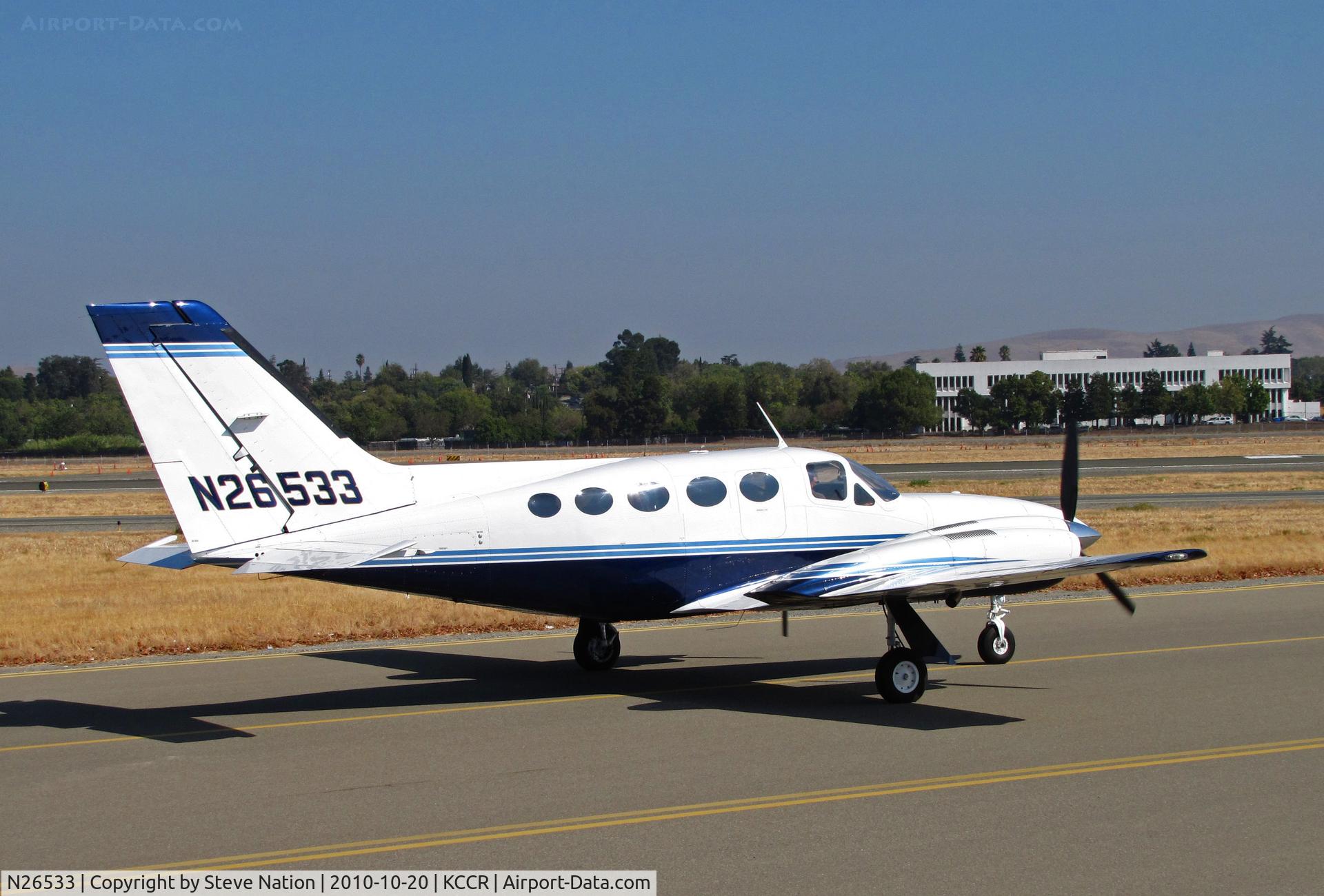 N26533, 1979 Cessna 421C Golden Eagle C/N 421C0686, Home-based 1979 Cessna 421C of Cold Air taxis for takeoff on RWY 32R