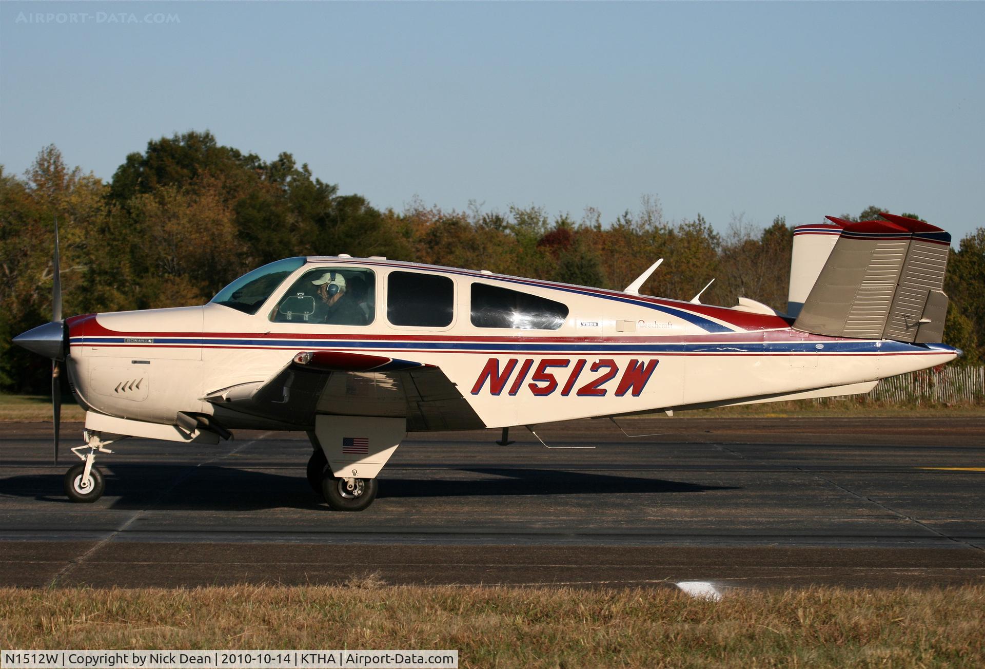 N1512W, 1972 Beech V35B Bonanza C/N D-9332, KTHA Beech party 2010