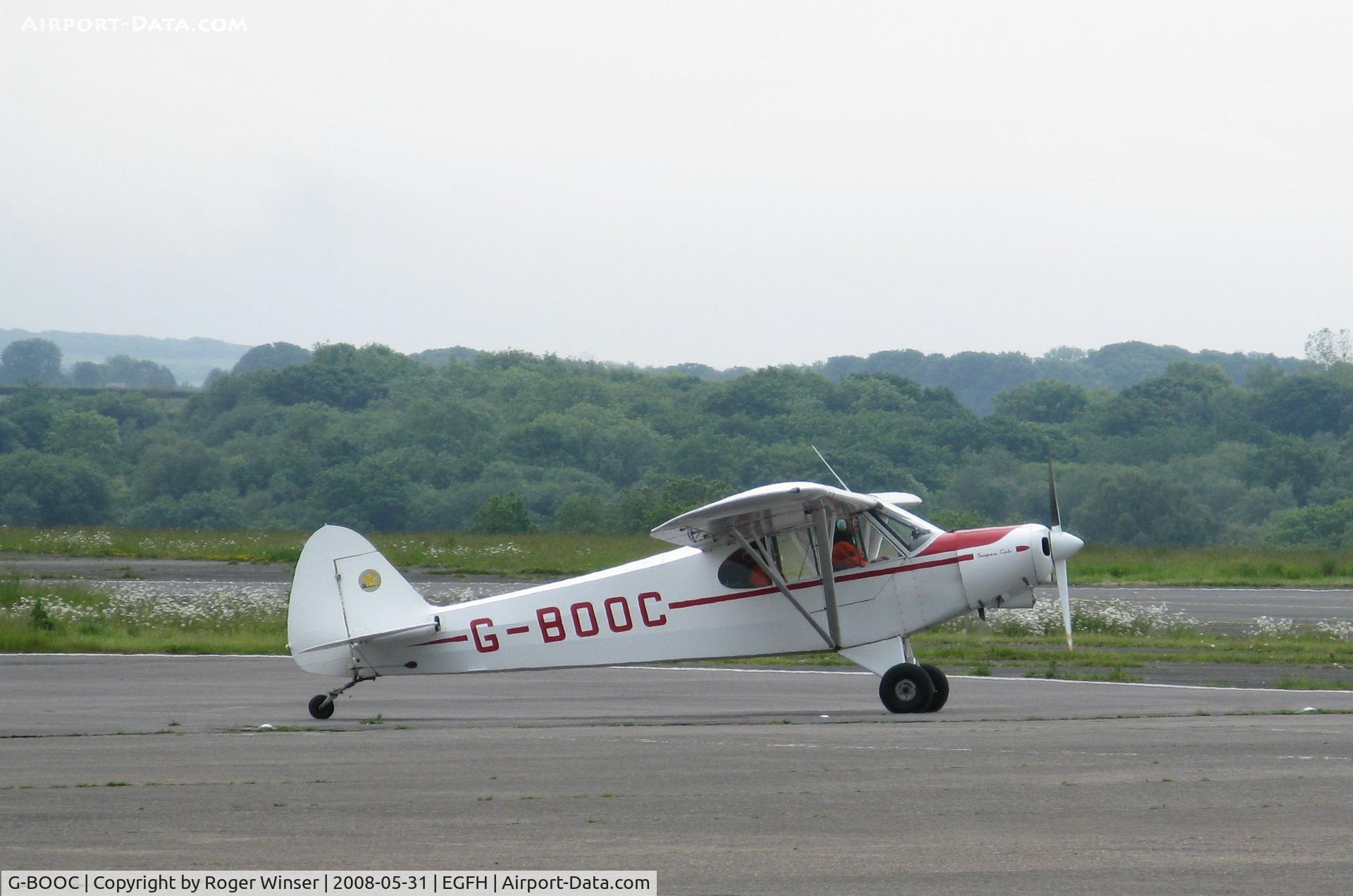 G-BOOC, 1965 Piper PA-18-150 Super Cub C/N 18-8279, Piper Super Cub taxying to depart after a brief visit