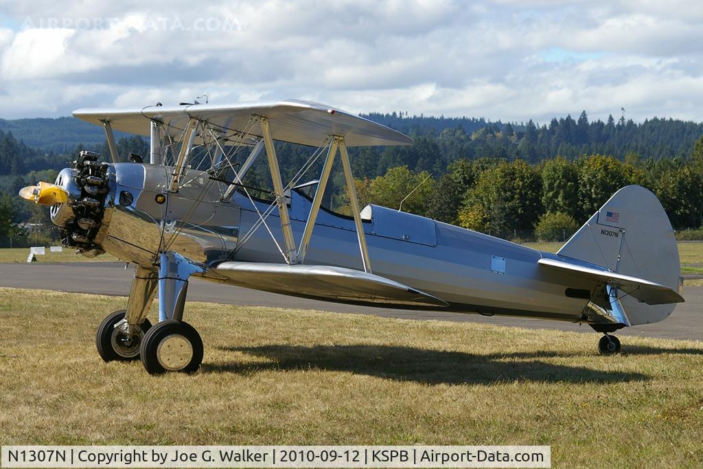 N1307N, Boeing E75 C/N 75-5135, Seen on a glorious fall afternoon was this classic E-75 biplane.