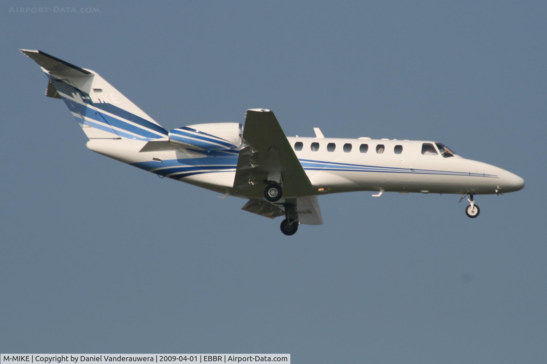 M-MIKE, 2008 Cessna 525B CitationJet CJ3 C/N 525B-0280, Descending to RWY 02