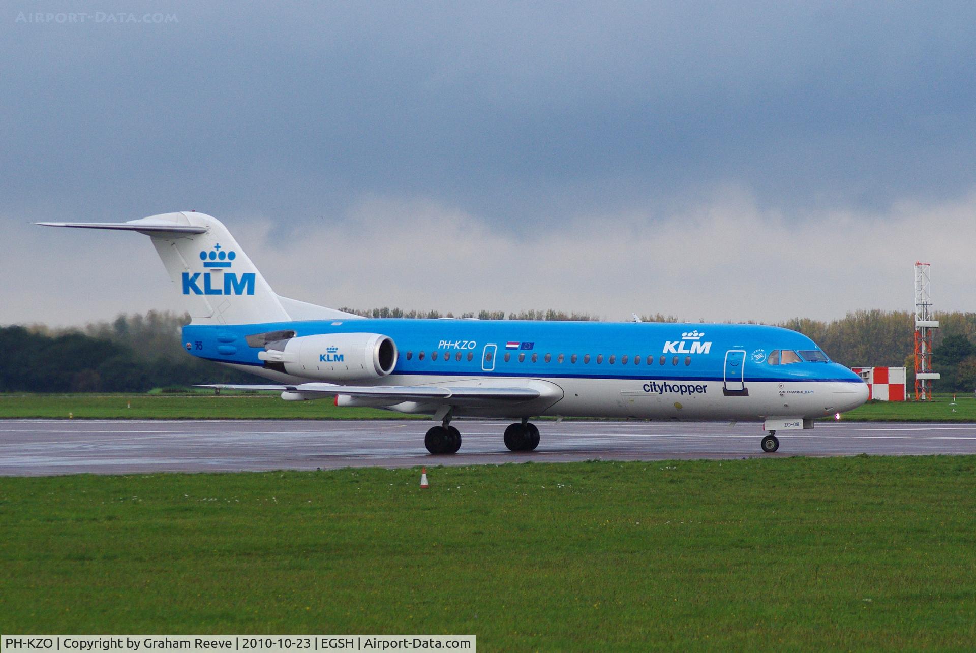 PH-KZO, 1995 Fokker 70 (F-28-0070) C/N 11538, About to depart.