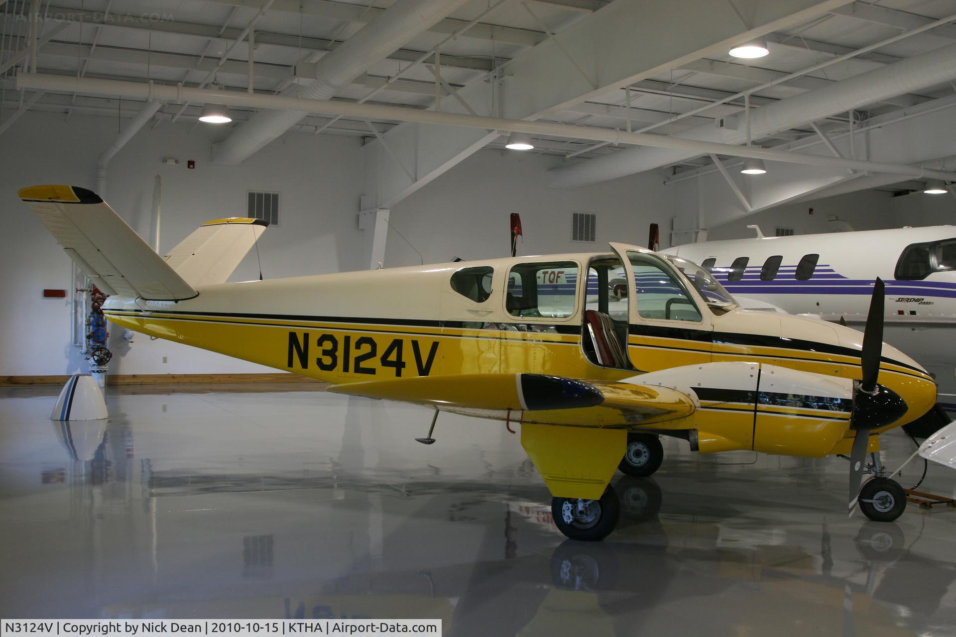 N3124V, 1962 Pine Air SUPER V C/N SV-109-D549, KTHA Beech party 2010