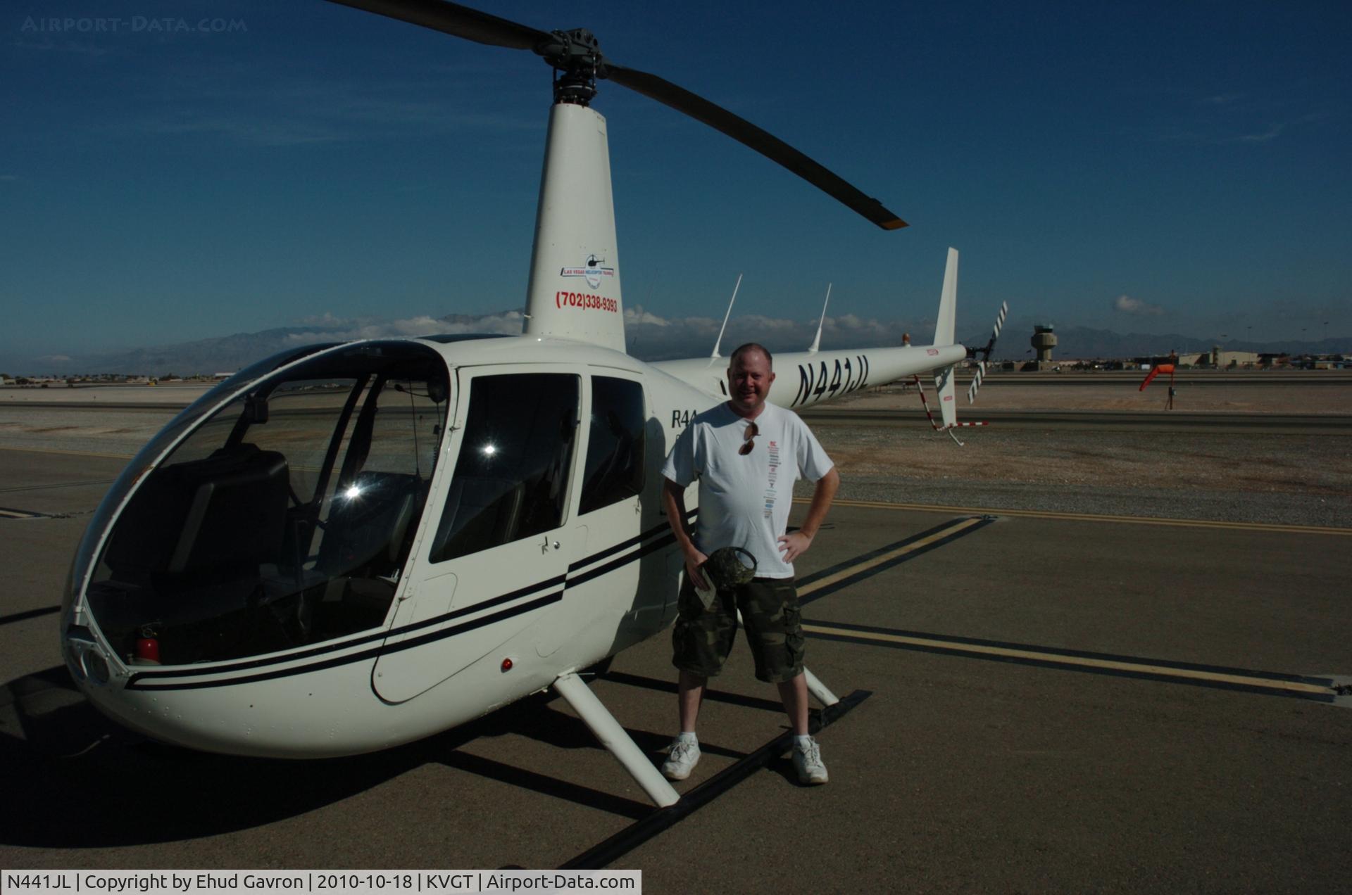 N441JL, 2000 Robinson R44 C/N 0842, On the South ramp after a trip to Lake Havasu (KHII)