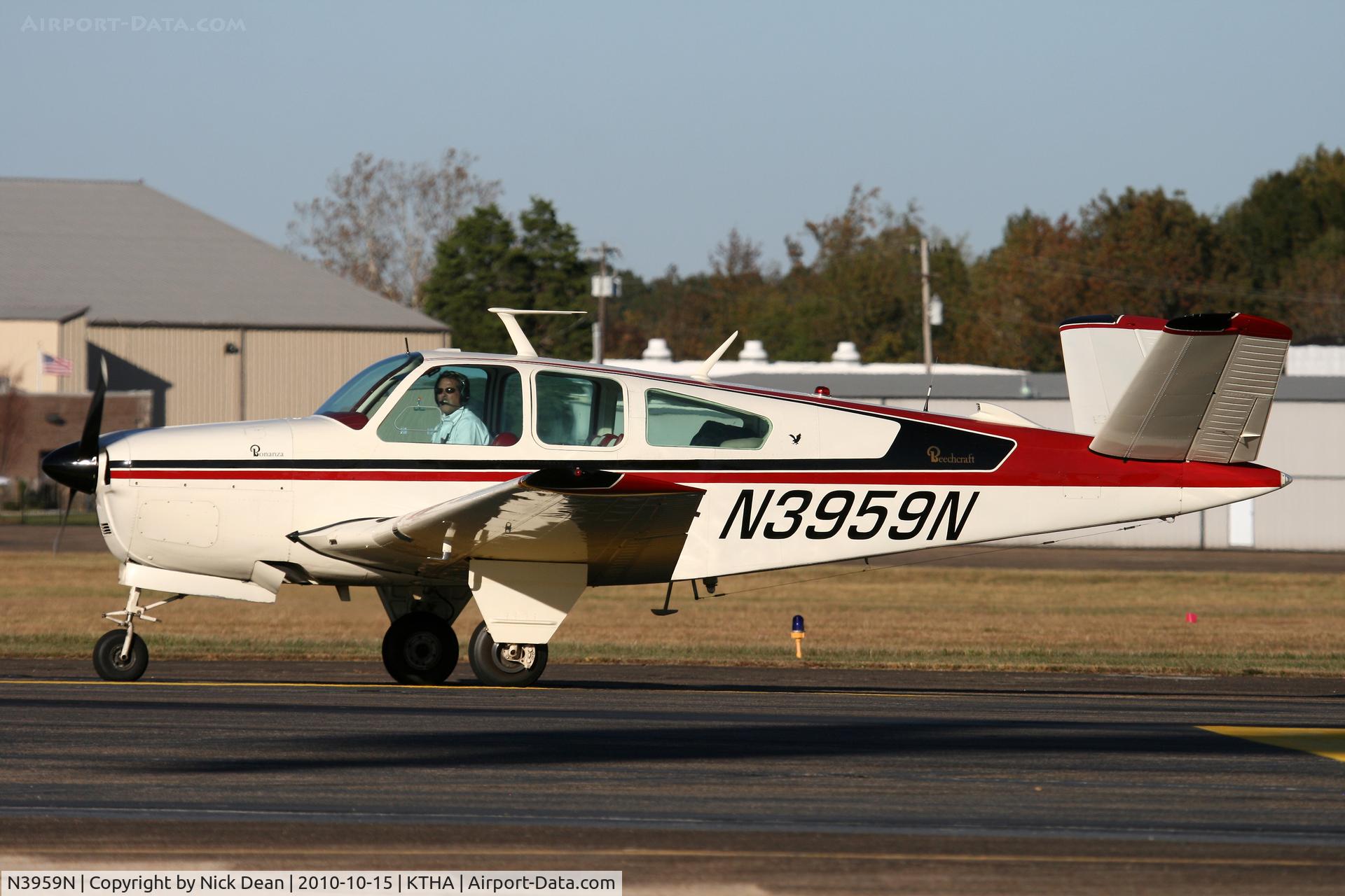N3959N, 1947 Beech 35 Bonanza C/N D-1219, KTHA Beech party 2010