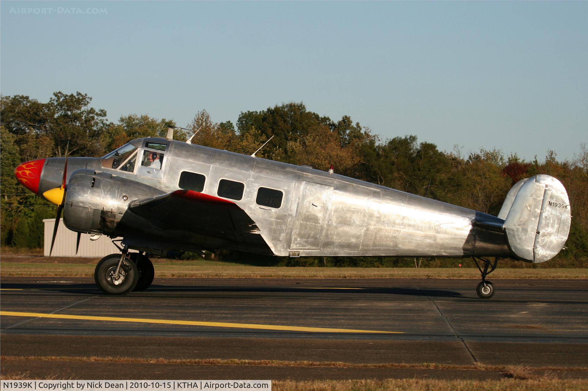 N1939K, 1959 Beech E18S-9700 C/N BA-403, KTHA Beech party 2010