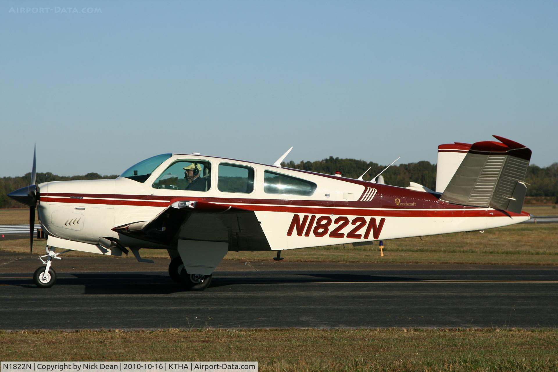 N1822N, 1981 Beech V35B Bonanza C/N D-10377, KTHA Beech party 2010