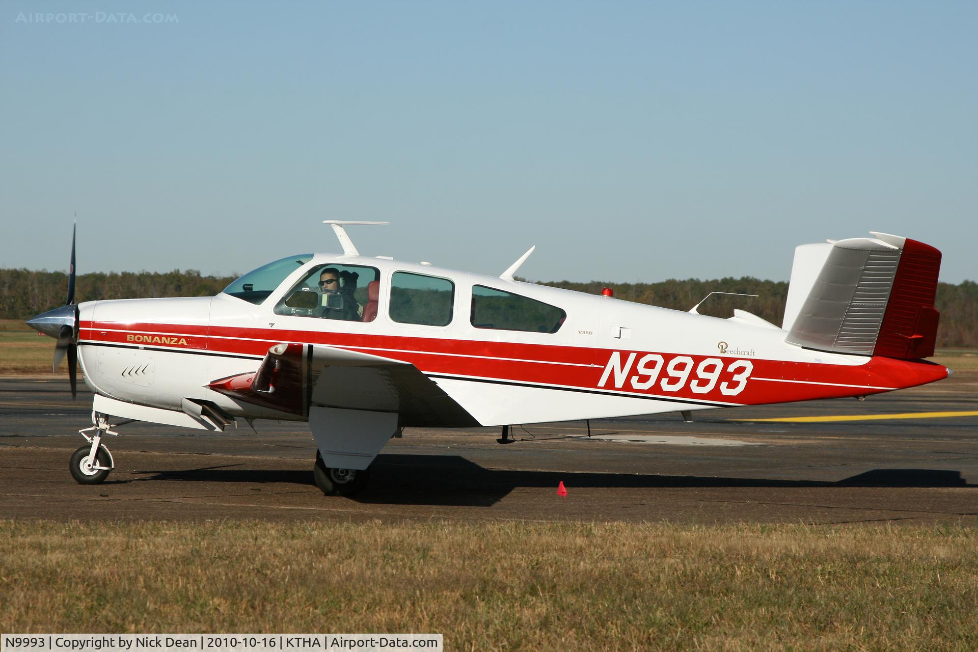 N9993, 1970 Beech V35B Bonanza C/N D-9175, KTHA Beech party 2010