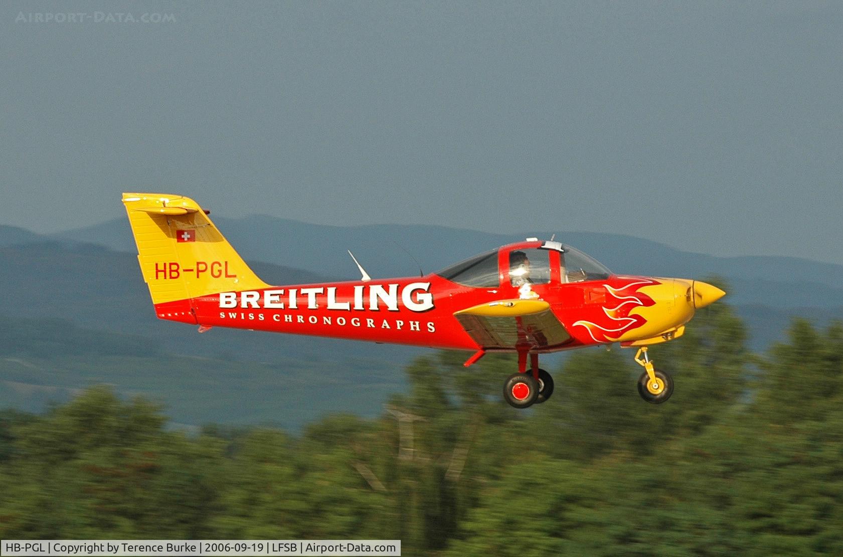 HB-PGL, 1981 Piper PA-38-112 Tomahawk Tomahawk C/N 38-82A0011, Landing at Basel Airport