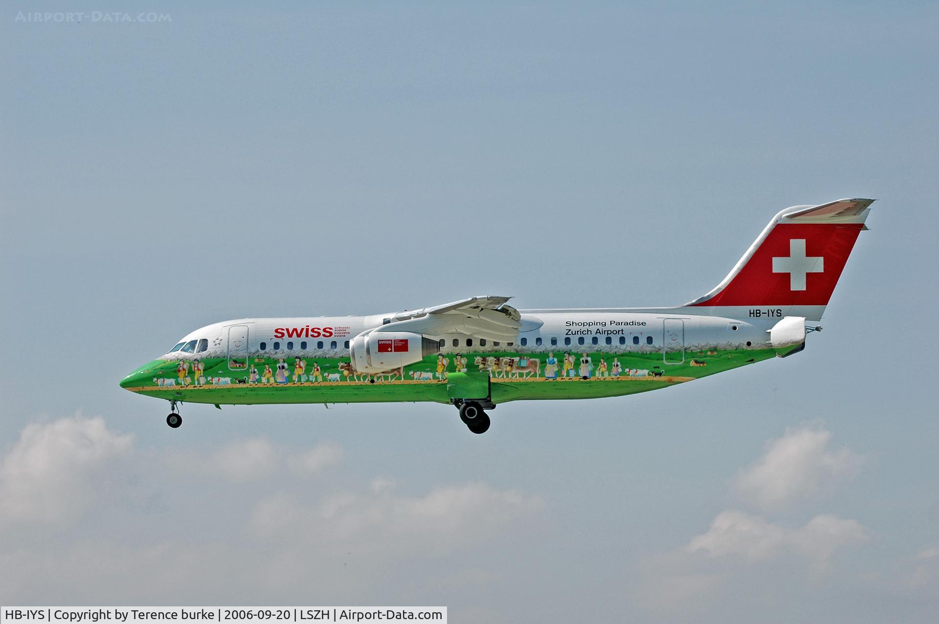 HB-IYS, 2001 British Aerospace Avro 146-RJ100 C/N E3381, Landing at Zurich