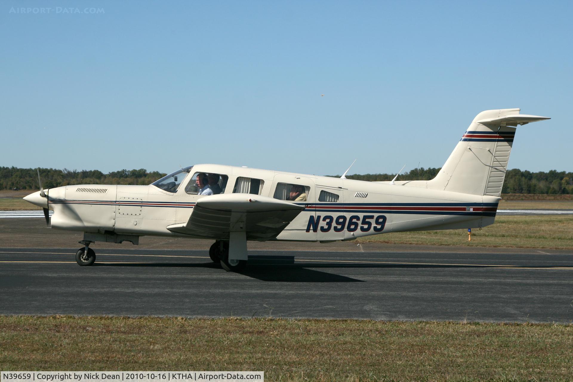 N39659, 1978 Piper PA-32RT-300T Turbo Lance II C/N 32R-7887136, KTHA Beech party 2010