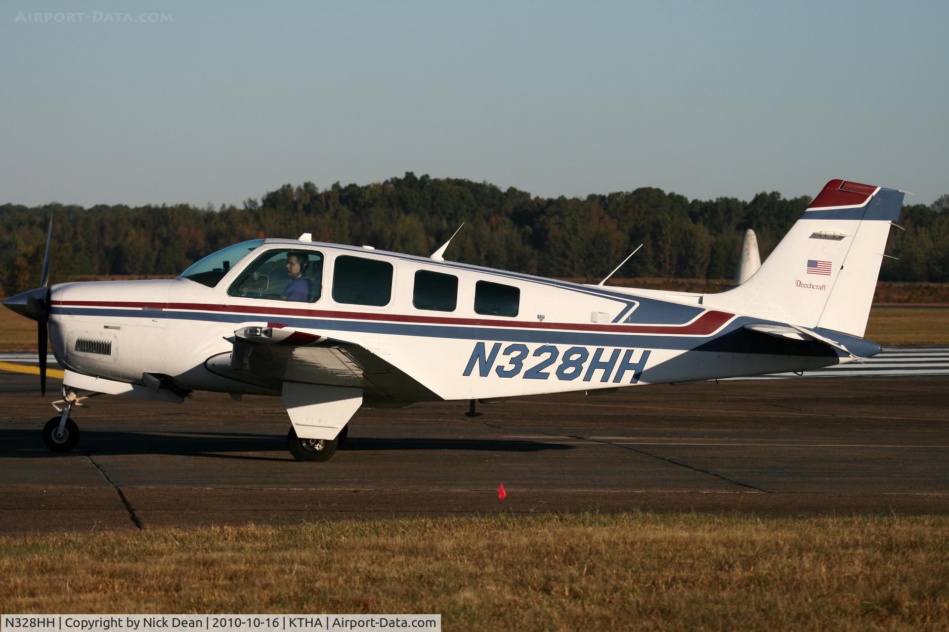 N328HH, 1992 Beech A36 Bonanza 36 C/N E-2752, KTHA Beech party 2010