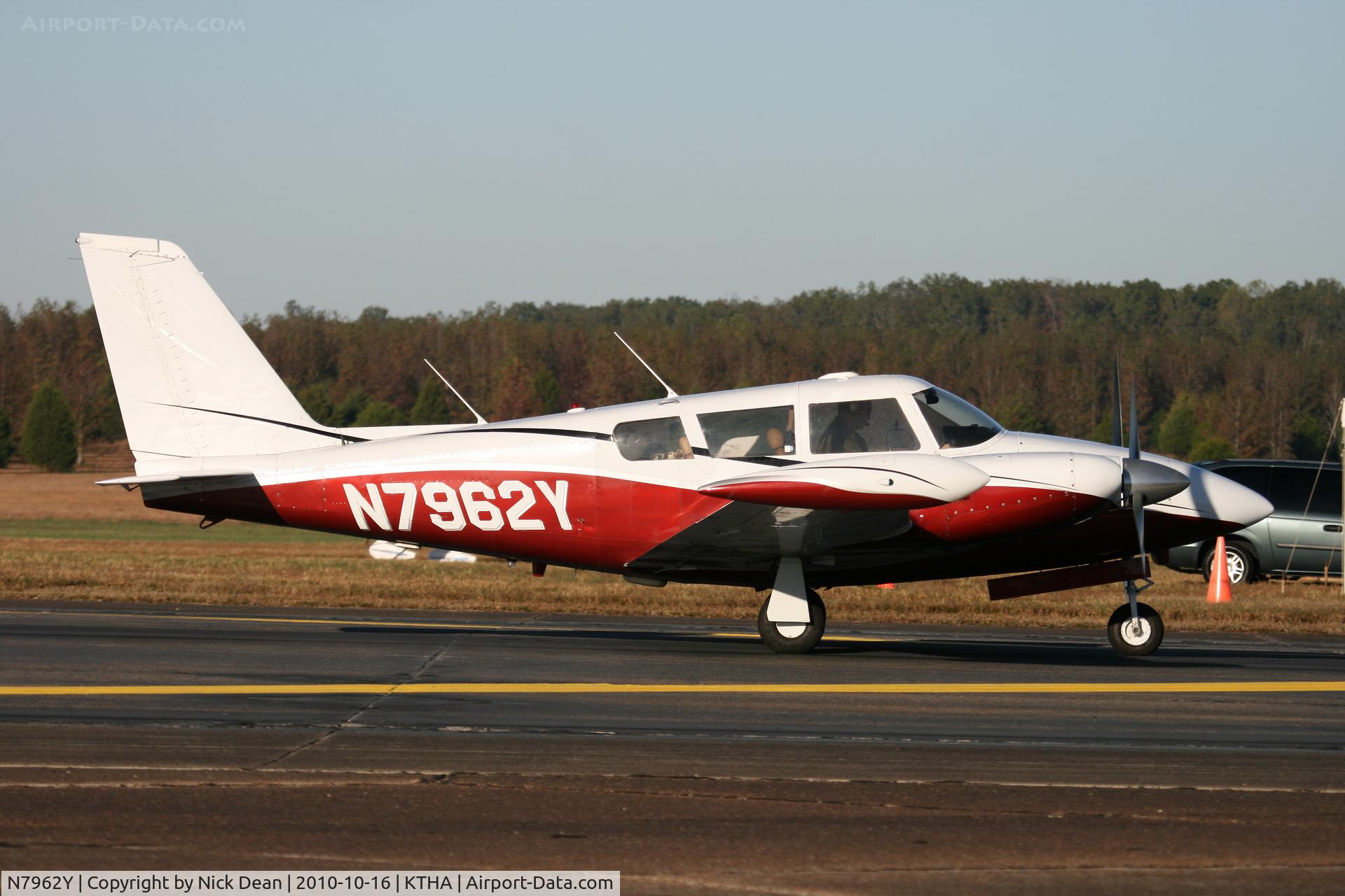 N7962Y, 1966 Piper PA-30 Twin Comanche C/N 30-1060, KTHA Beech party 2010