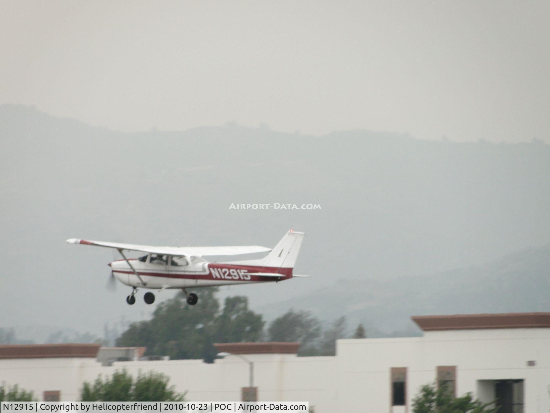 N12915, 1973 Cessna 172M C/N 17262368, Just got airborne heading west