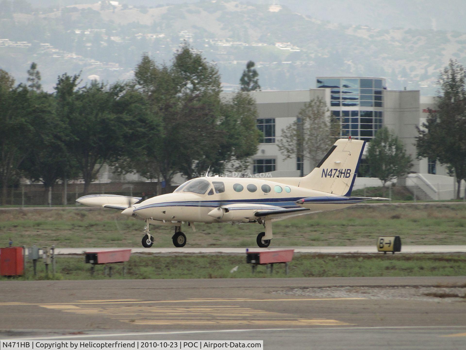 N471HB, 1977 Cessna 414 Chancellor C/N 414-0923, Taking off westbound