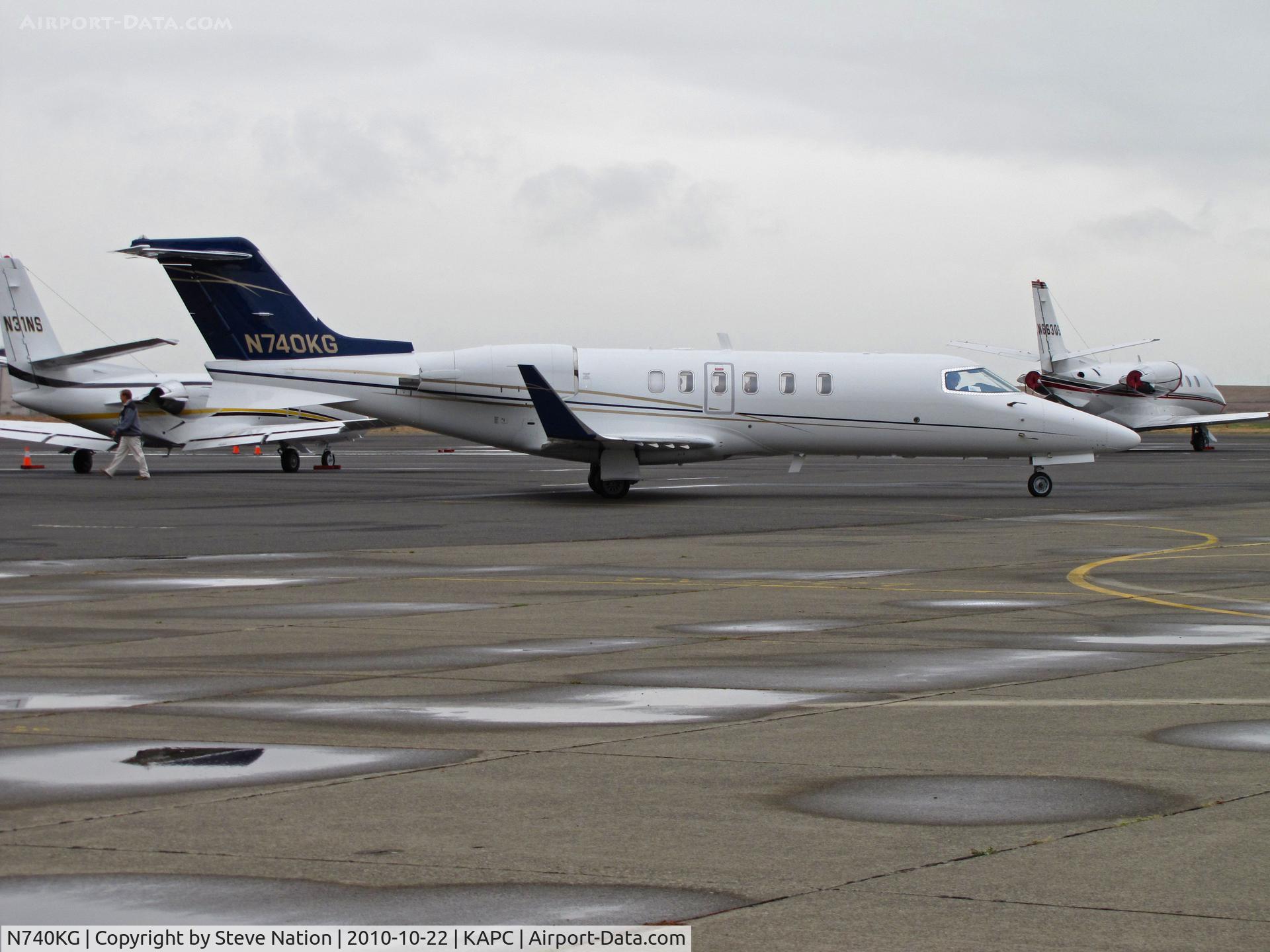 N740KG, 2006 Learjet 45 C/N 2063, DRG Star Management Services 2006 Learjet 2006 taxis for take-off to KRDM (Robertts Field/Redmond, OR) as 