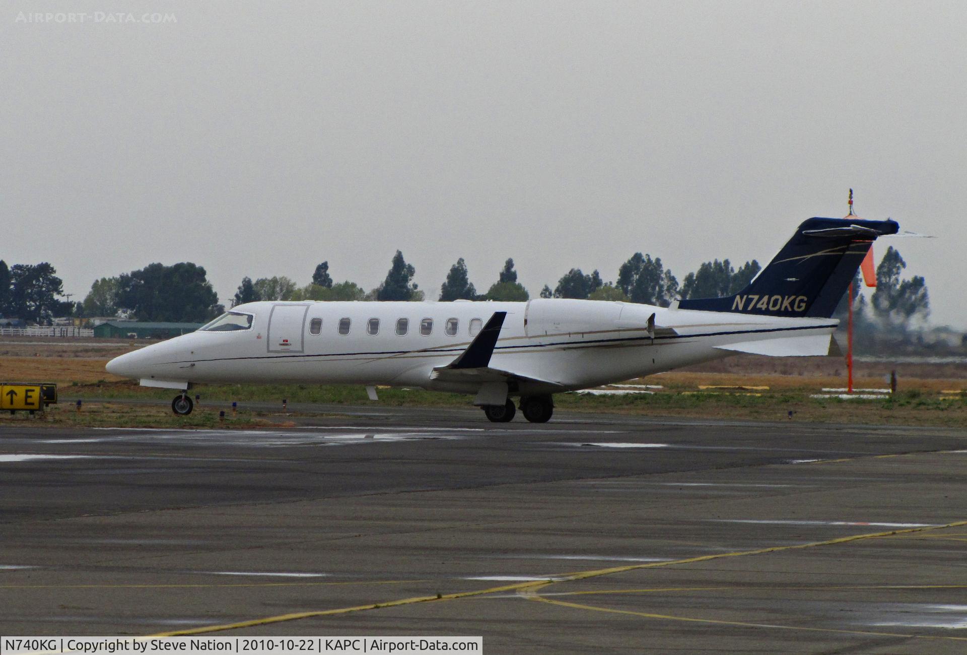 N740KG, 2006 Learjet 45 C/N 2063, DRG Star Management Services 2006 Learjet 2006 taxis for take-off to KRDM (Robertts Field/Redmond, OR) as 