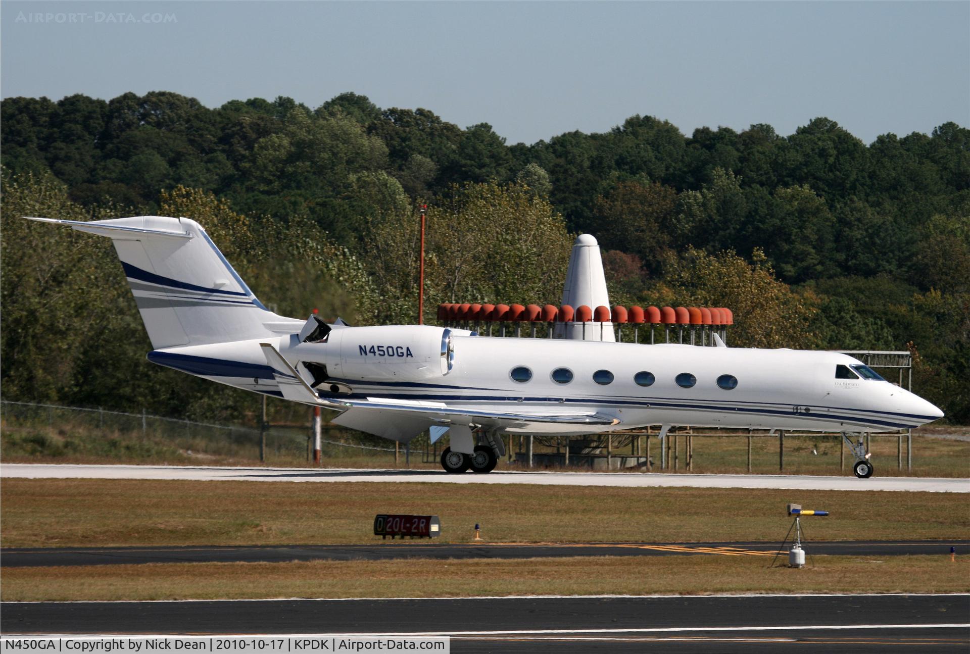 N450GA, Gulfstream Aerospace GIV-X (G450) C/N 4189, KPDK NBAA 2010