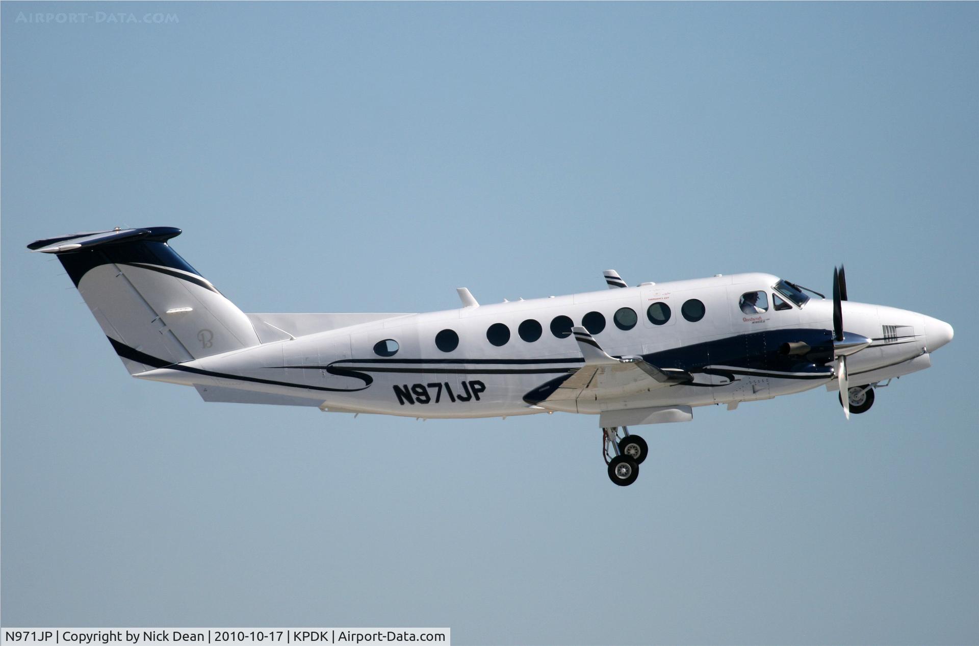 N971JP, 2007 Hawker Beechcraft 350 King Air (B300) C/N FL-565, KPDK NBAA 2010