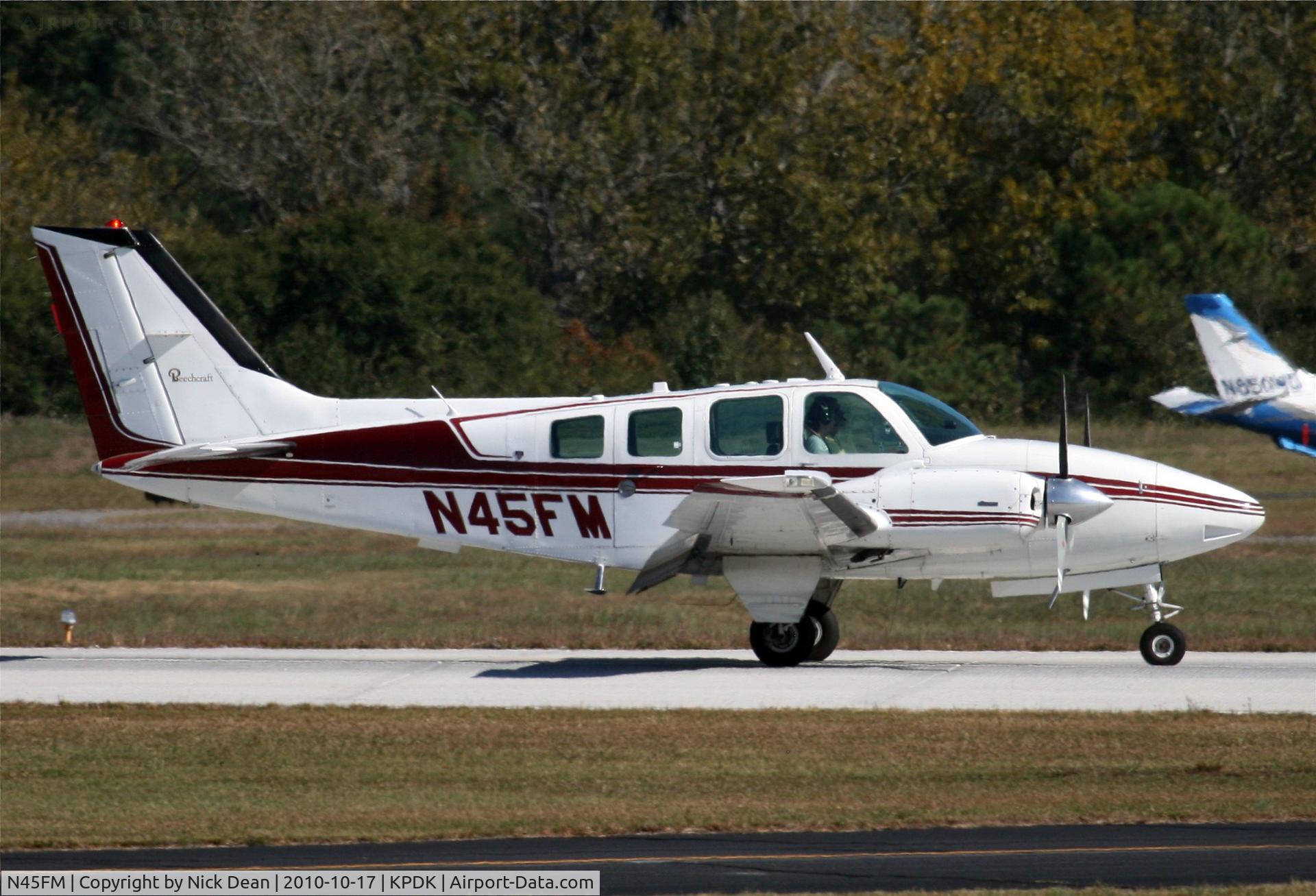 N45FM, 1976 Beech 58 Baron C/N TH-739, KPDK NBAA 2010