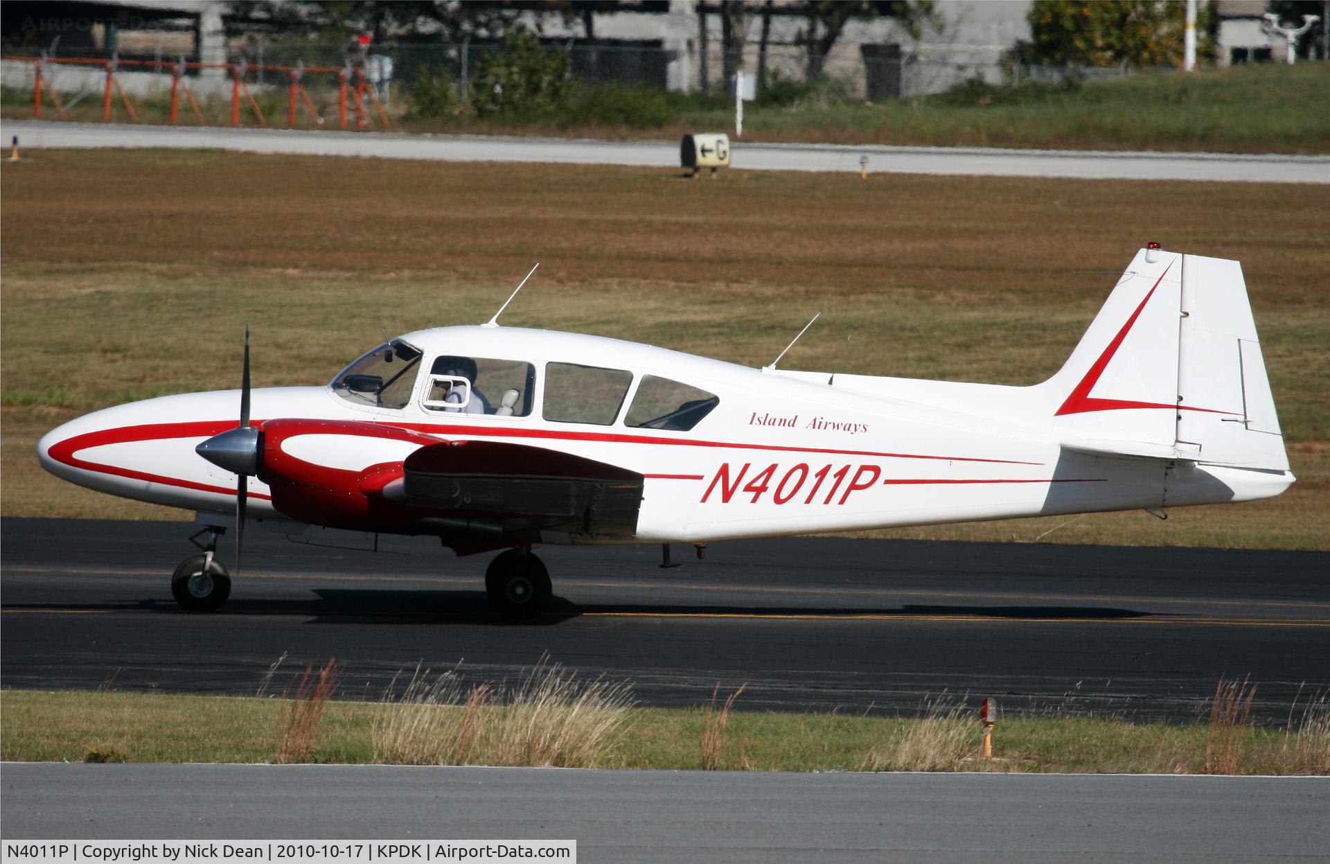 N4011P, 1958 Piper PA-23-160 Apache C/N 23-1486, KPDK NBAA 2010