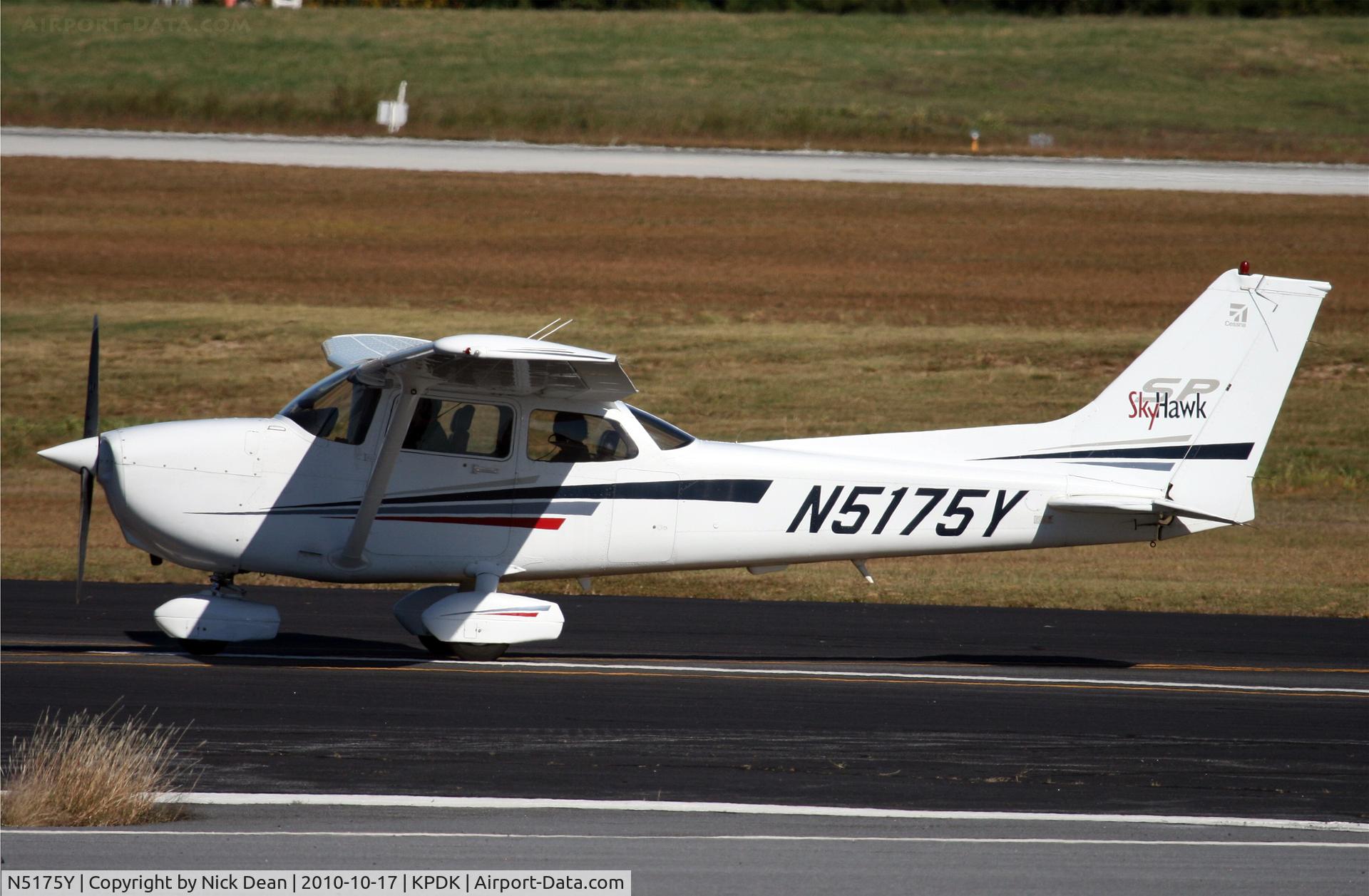 N5175Y, 2002 Cessna 172S C/N 172S9050, KPDK NBAA 2010