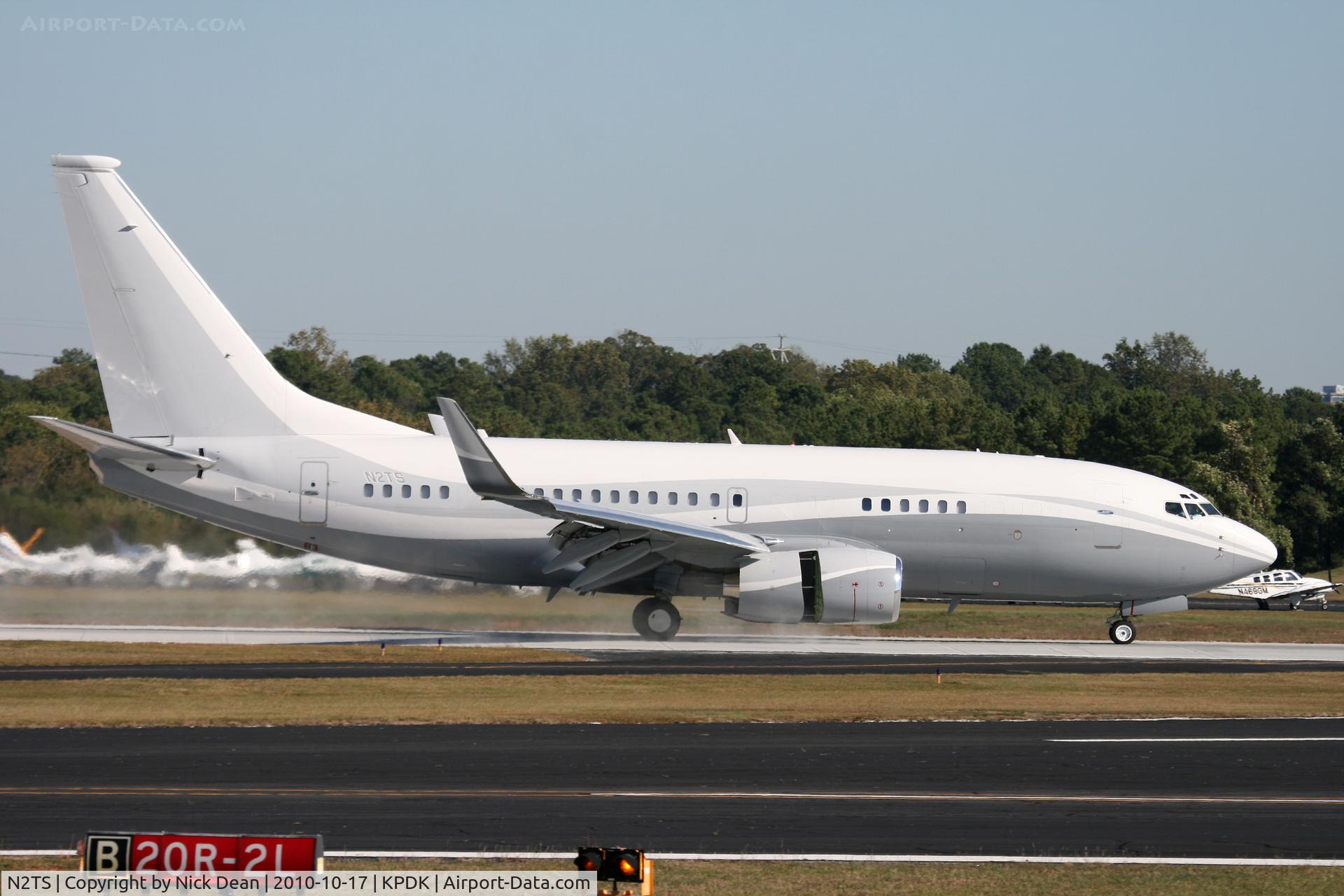 N2TS, 1999 Boeing 737-73Q C/N 29102, KPDK NBAA 2010