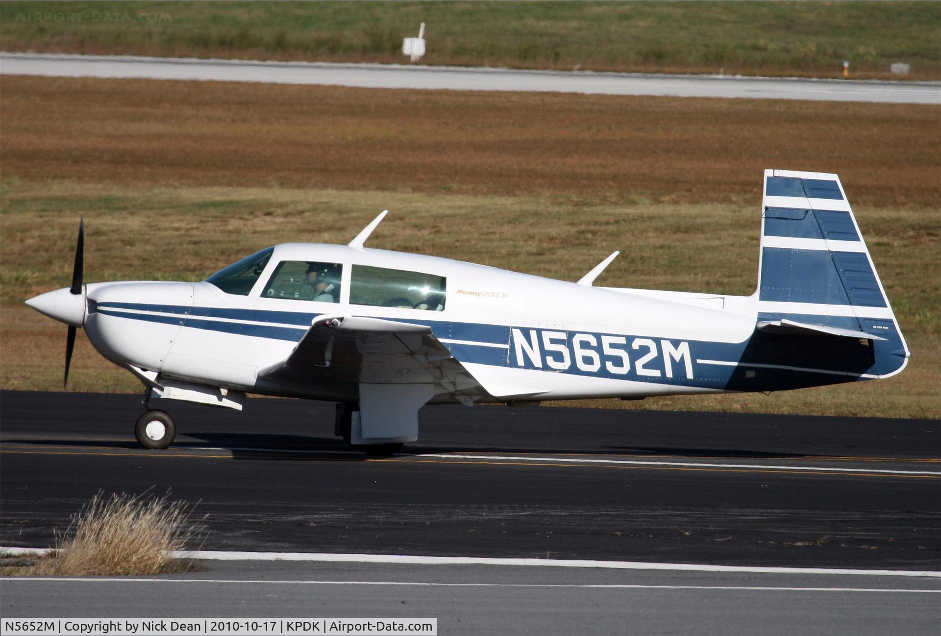 N5652M, Mooney M20J 201 C/N 24-1596, KPDK NBAA 2010