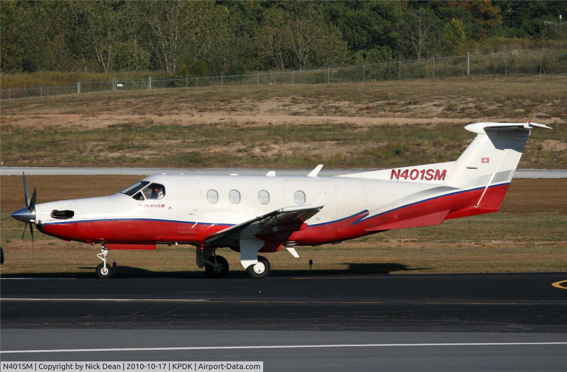 N401SM, 1999 Pilatus PC-12/45 C/N 255, KPDK NBAA 2010