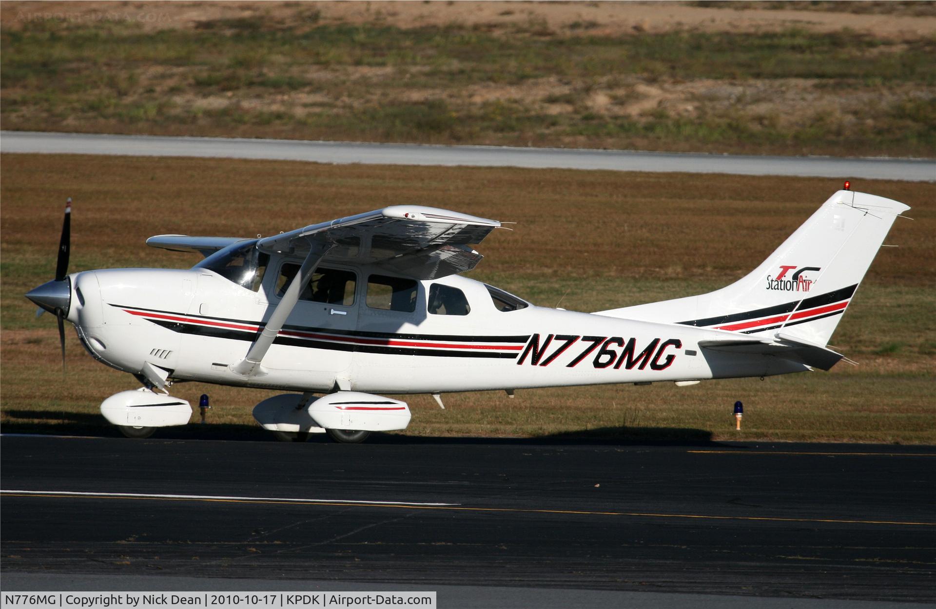N776MG, 2001 Cessna T206H Turbo Stationair C/N T20608337, KPDK NBAA 2010