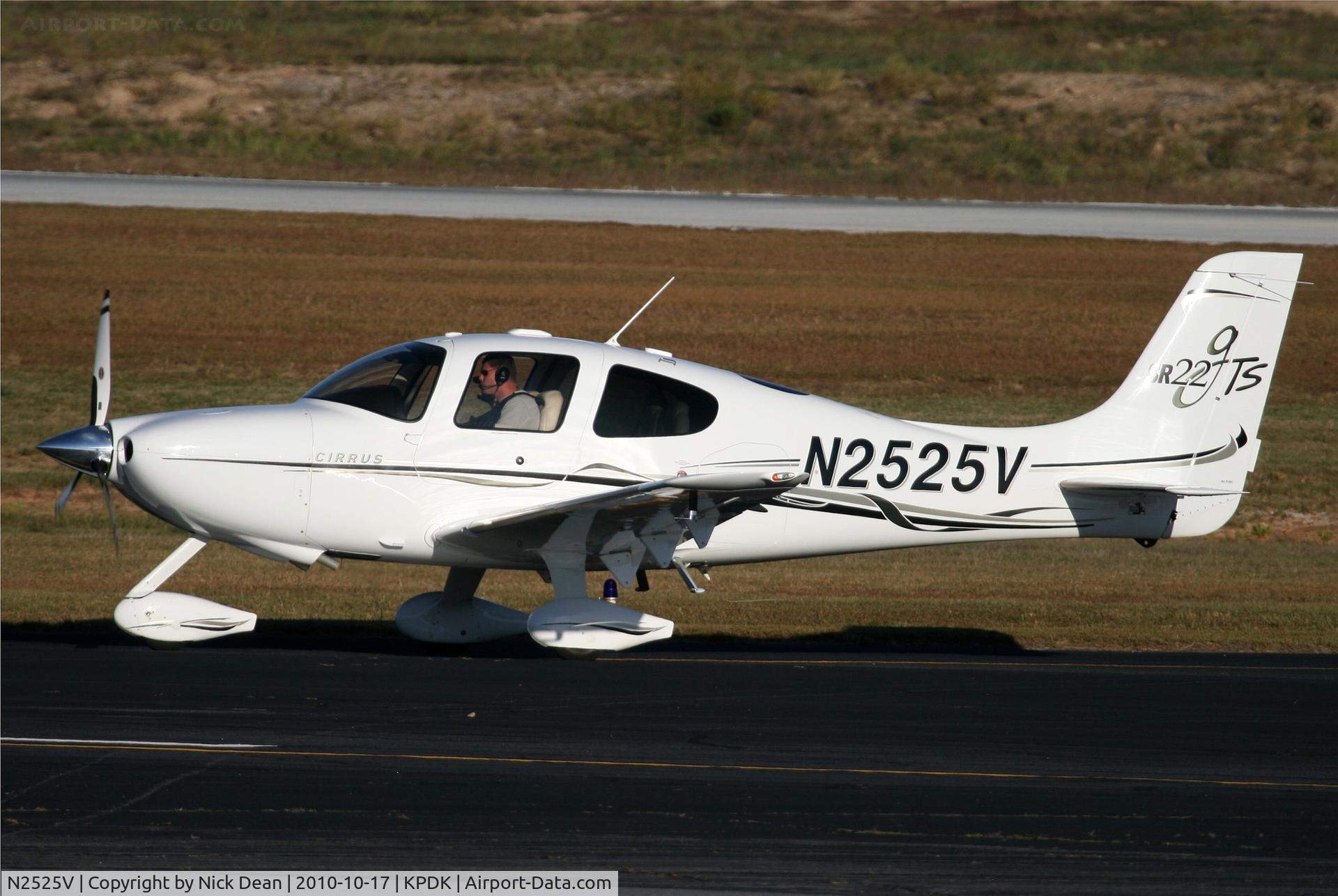 N2525V, 2006 Cirrus SR22 C/N 2055, KPDK NBAA 2010