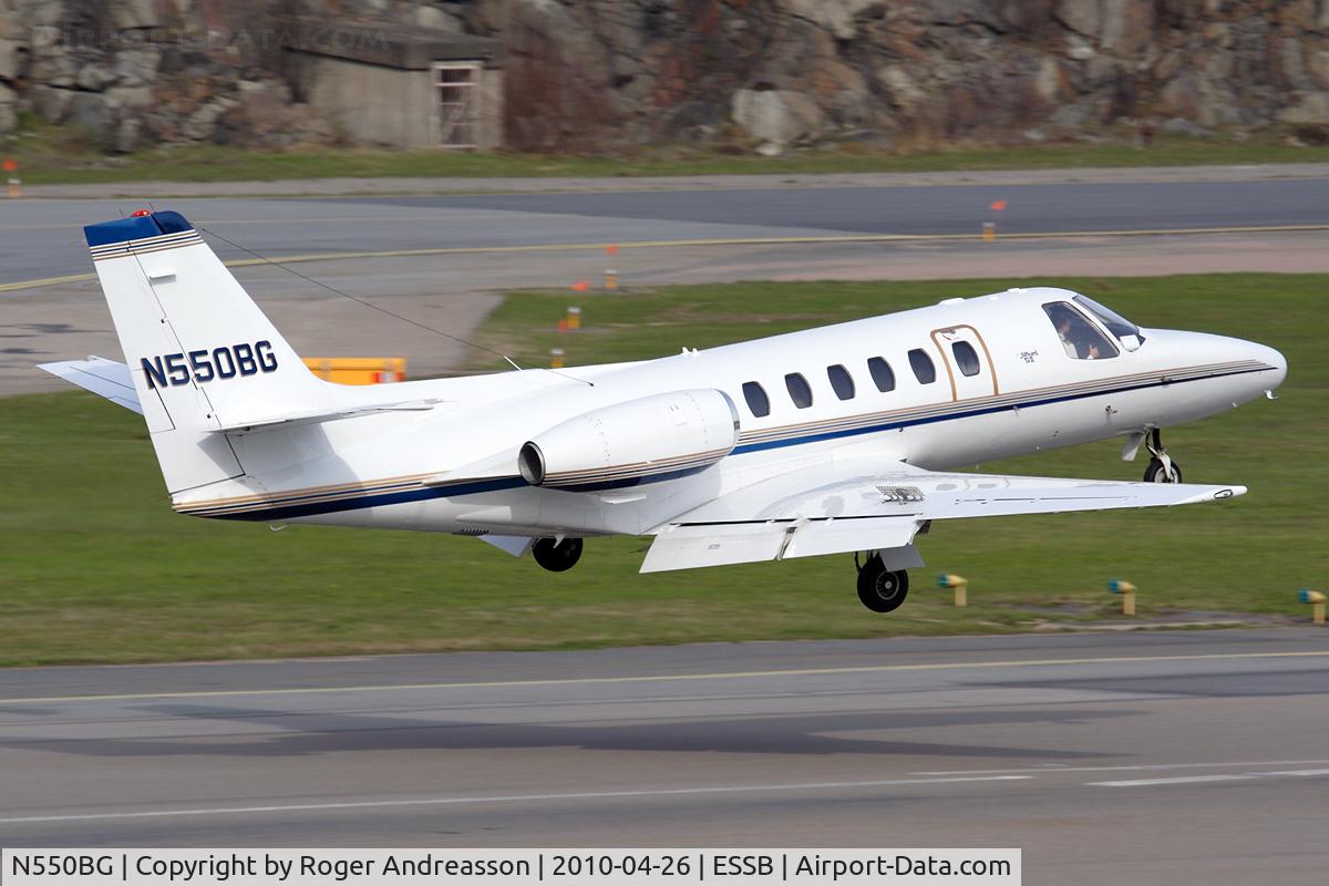 N550BG, 1988 Cessna S550 Citation IIS C/N S550-0148, Op by Grafair. Landing on runway 12. Note the tiny but effective speed breaks depoyed