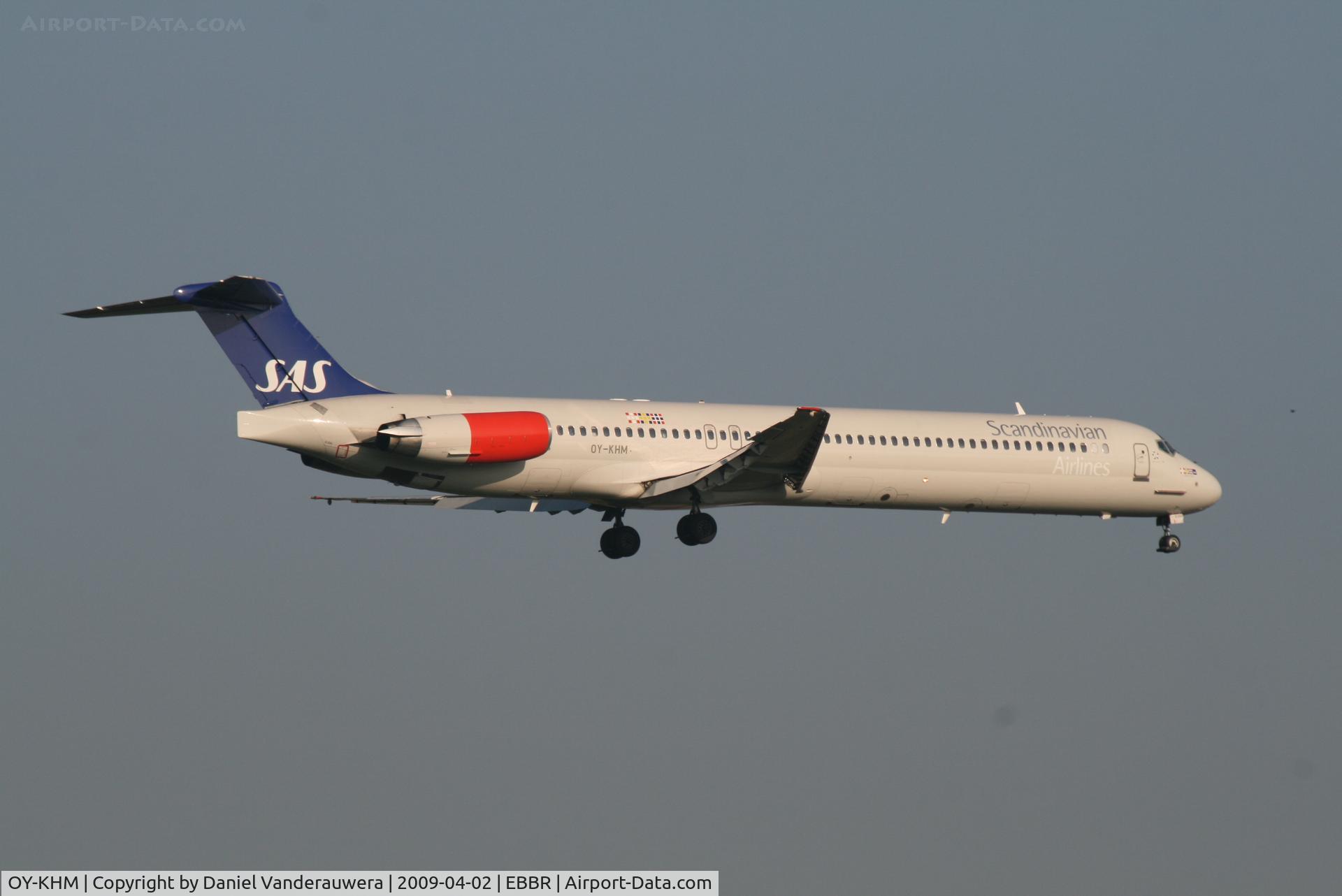 OY-KHM, 1990 McDonnell Douglas MD-82 (DC-9-82) C/N 49914, Flight SK589 is descending to RWY 02