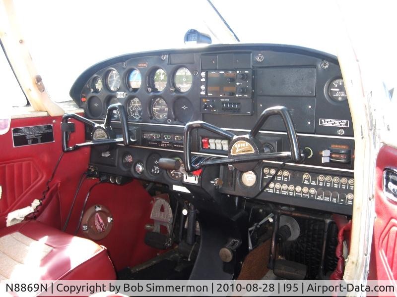N8869N, 1969 Piper PA-28-140 C/N 28-25731, On the ramp at Kenton, Ohio